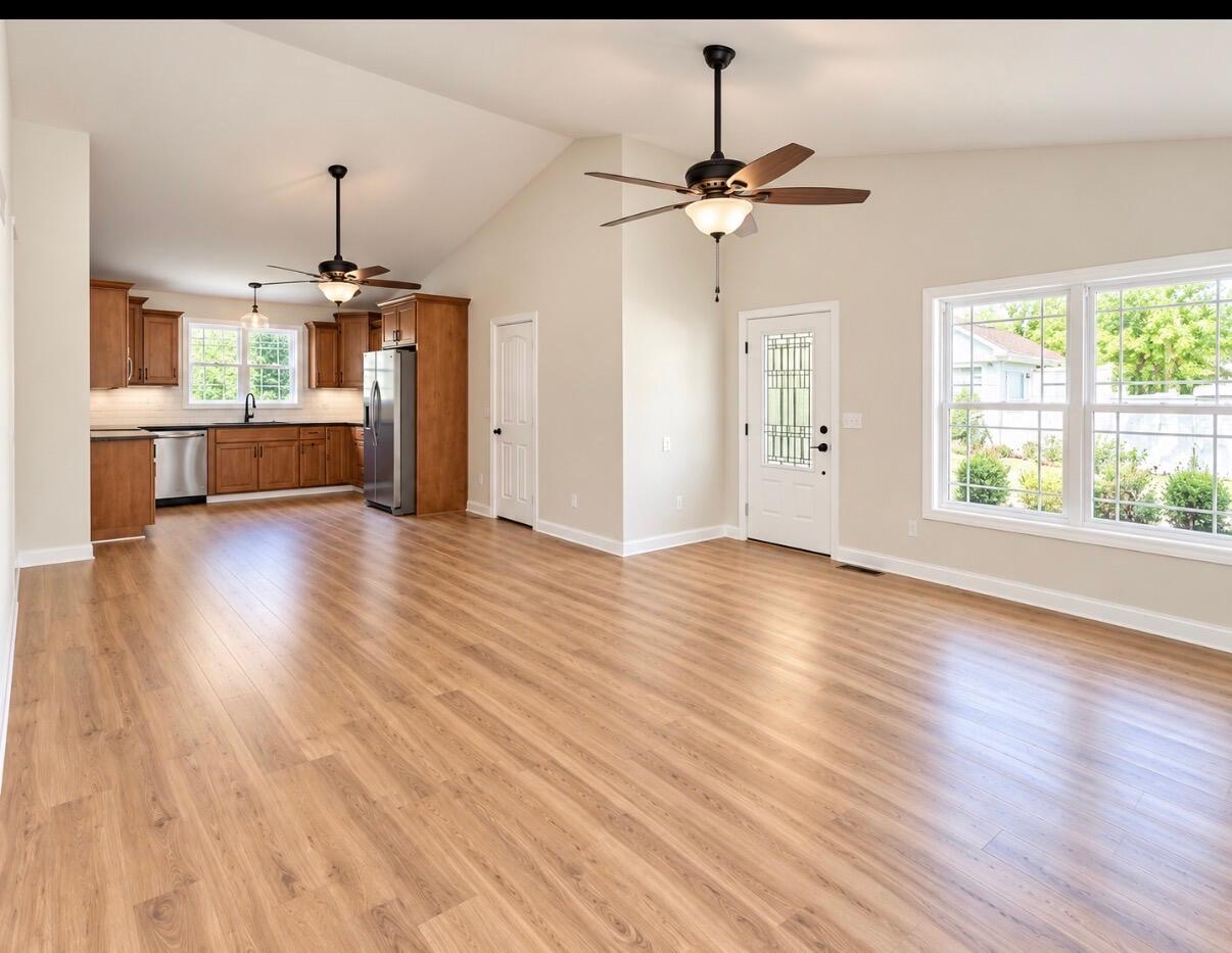 2101 Leslee Way Property Photo 3
