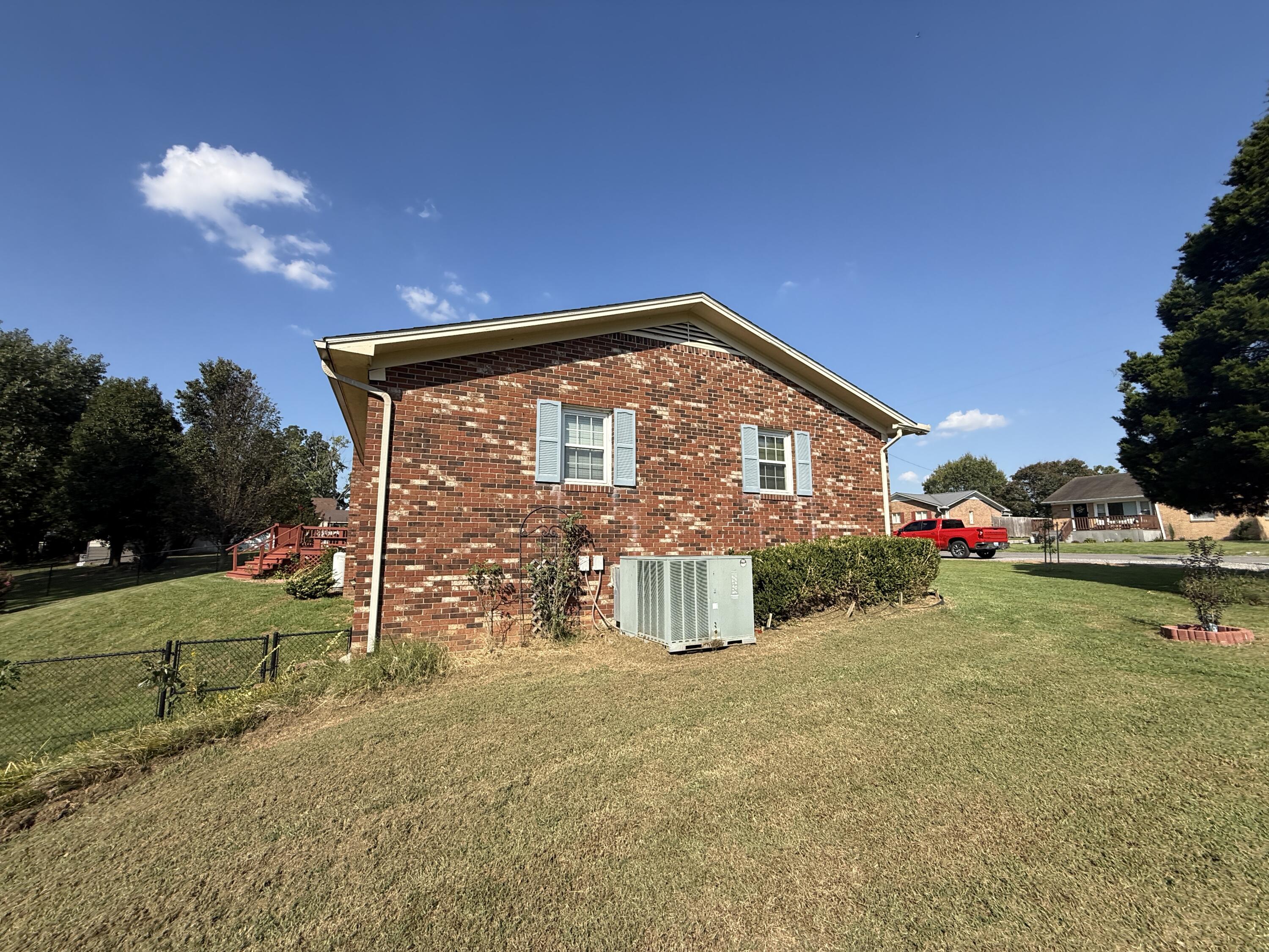 107 Monroe Street Property Photo 3