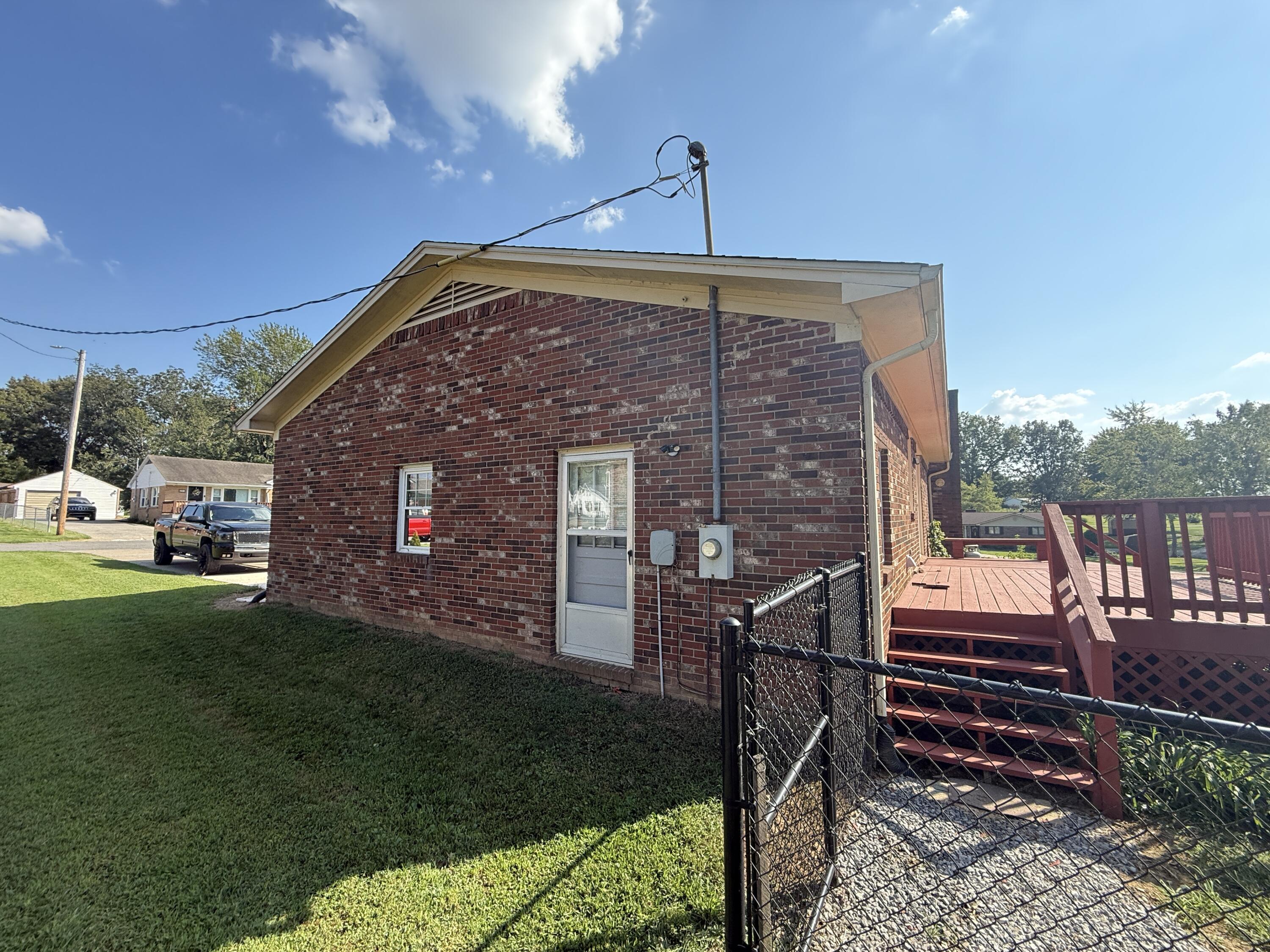 107 Monroe Street Property Photo 5