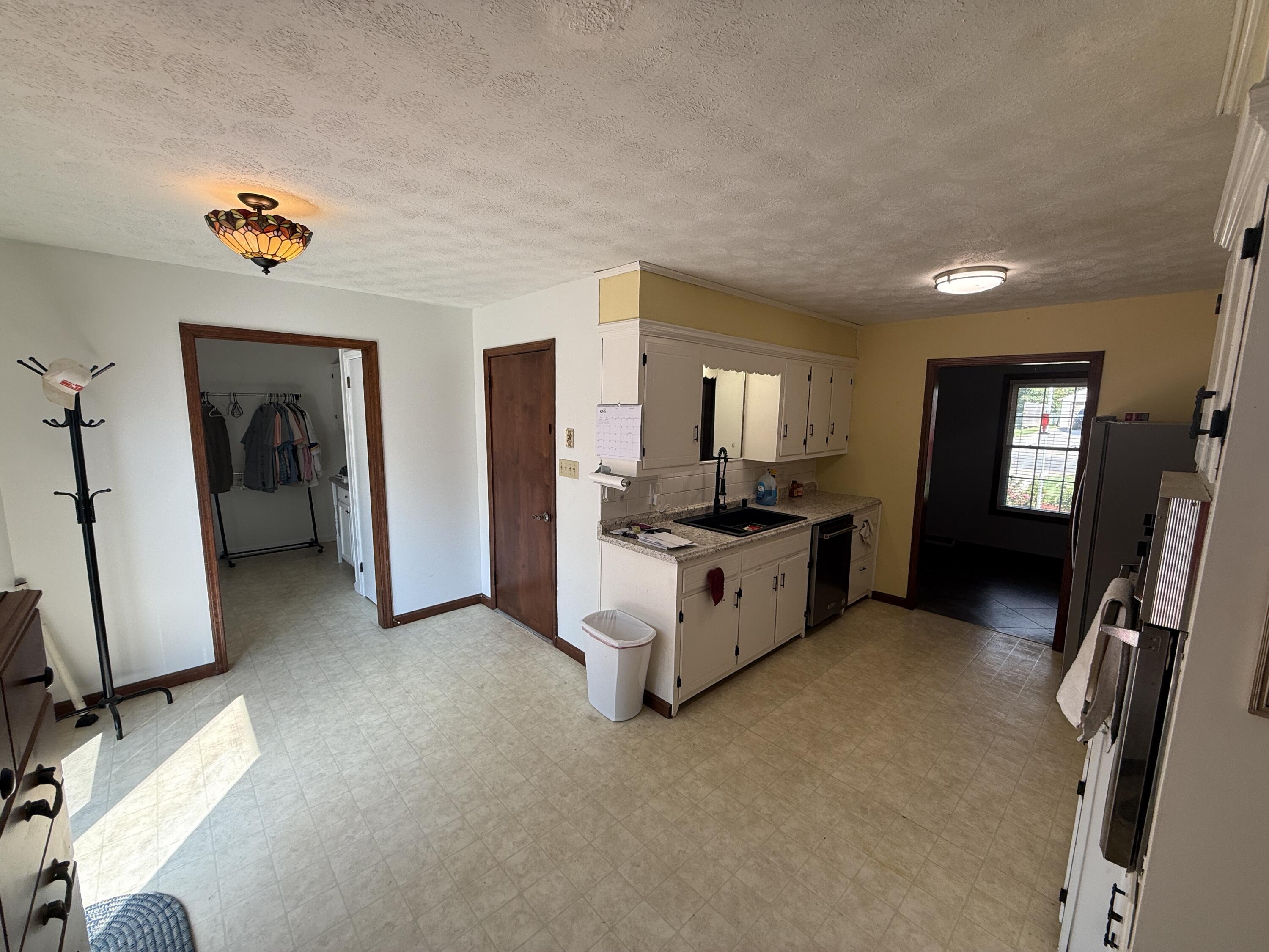 107 Monroe Street Property Photo 16
