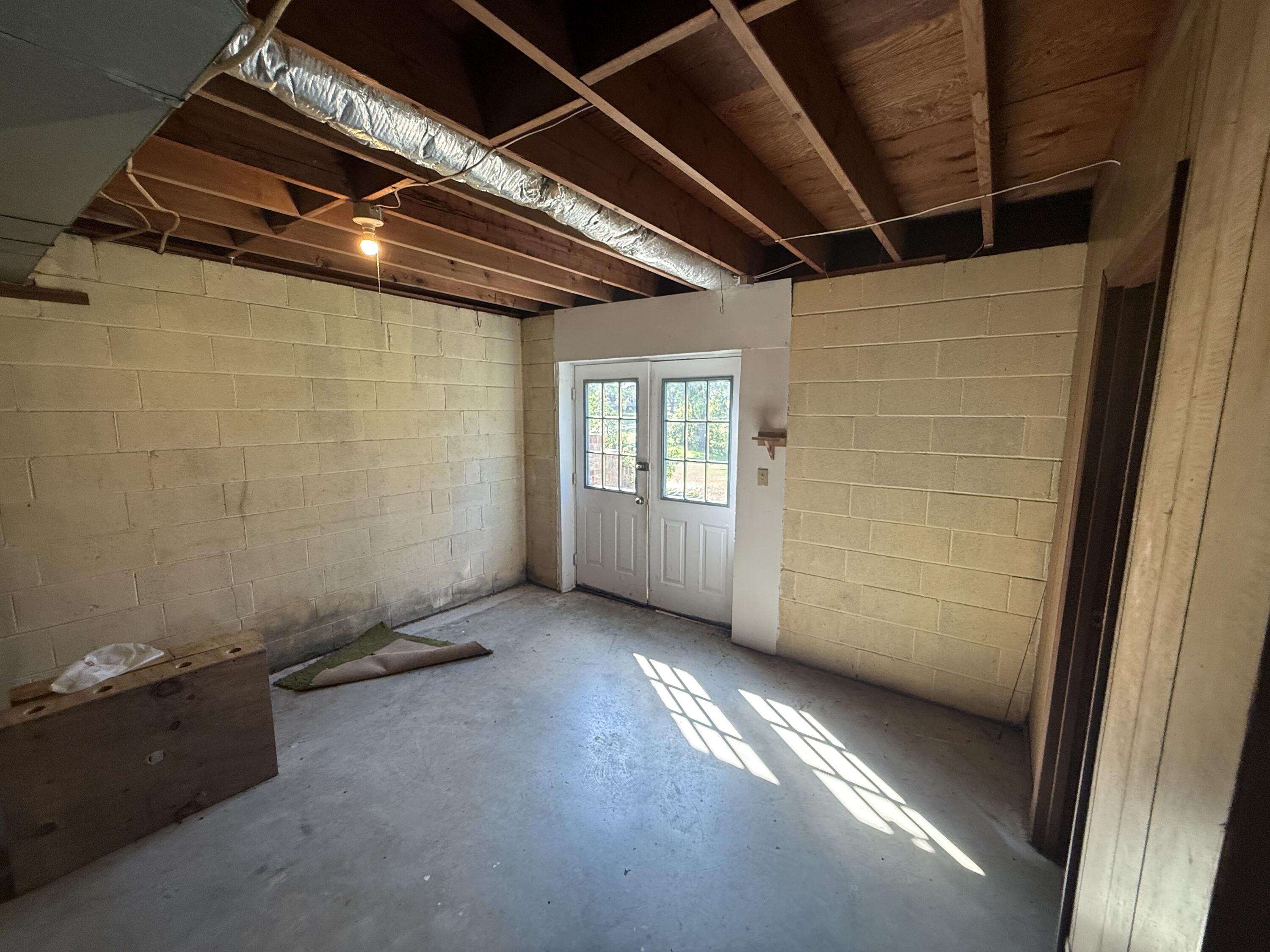 107 Monroe Street Property Photo 32