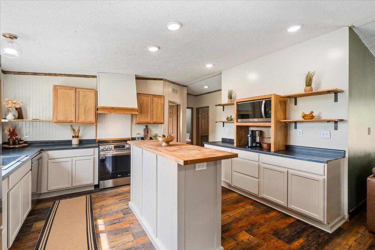 477 Banks Branch Road Property Photo 11