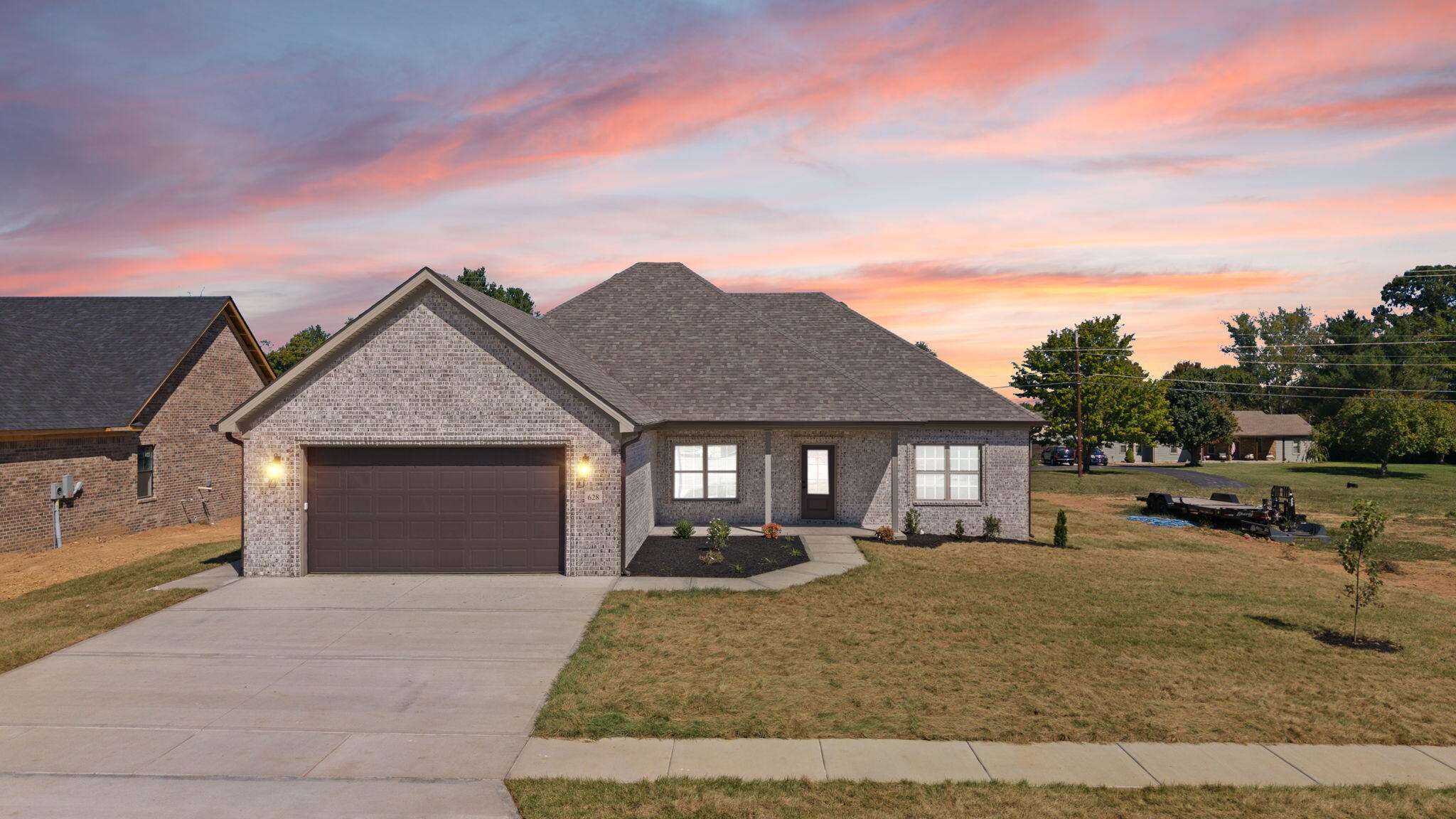 628 Comanche Drive Property Photo 1