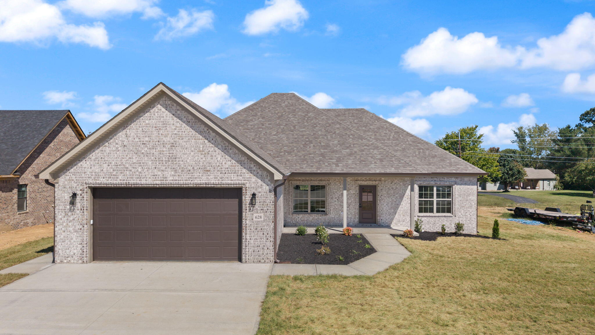 628 Comanche Drive Property Photo 2