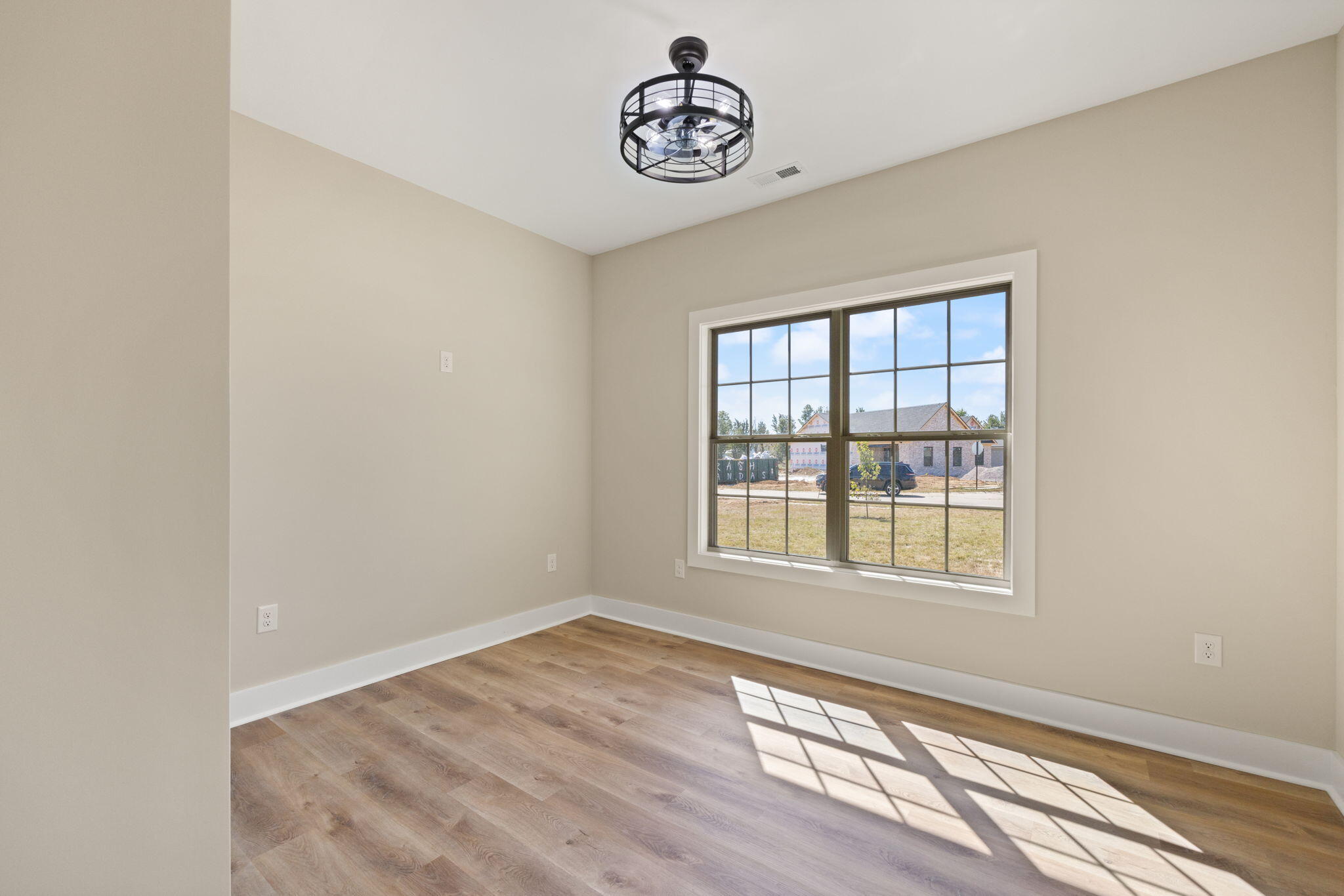 628 Comanche Drive Property Photo 14