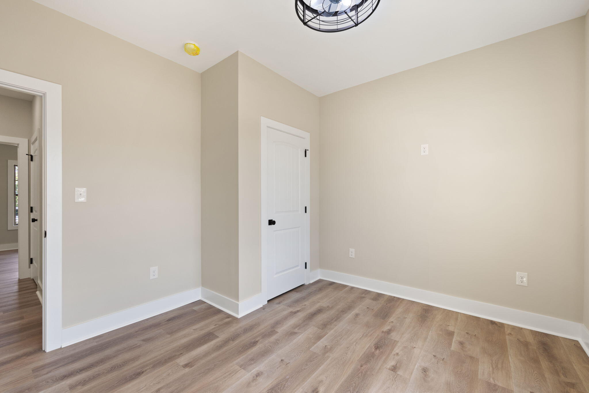 628 Comanche Drive Property Photo 15