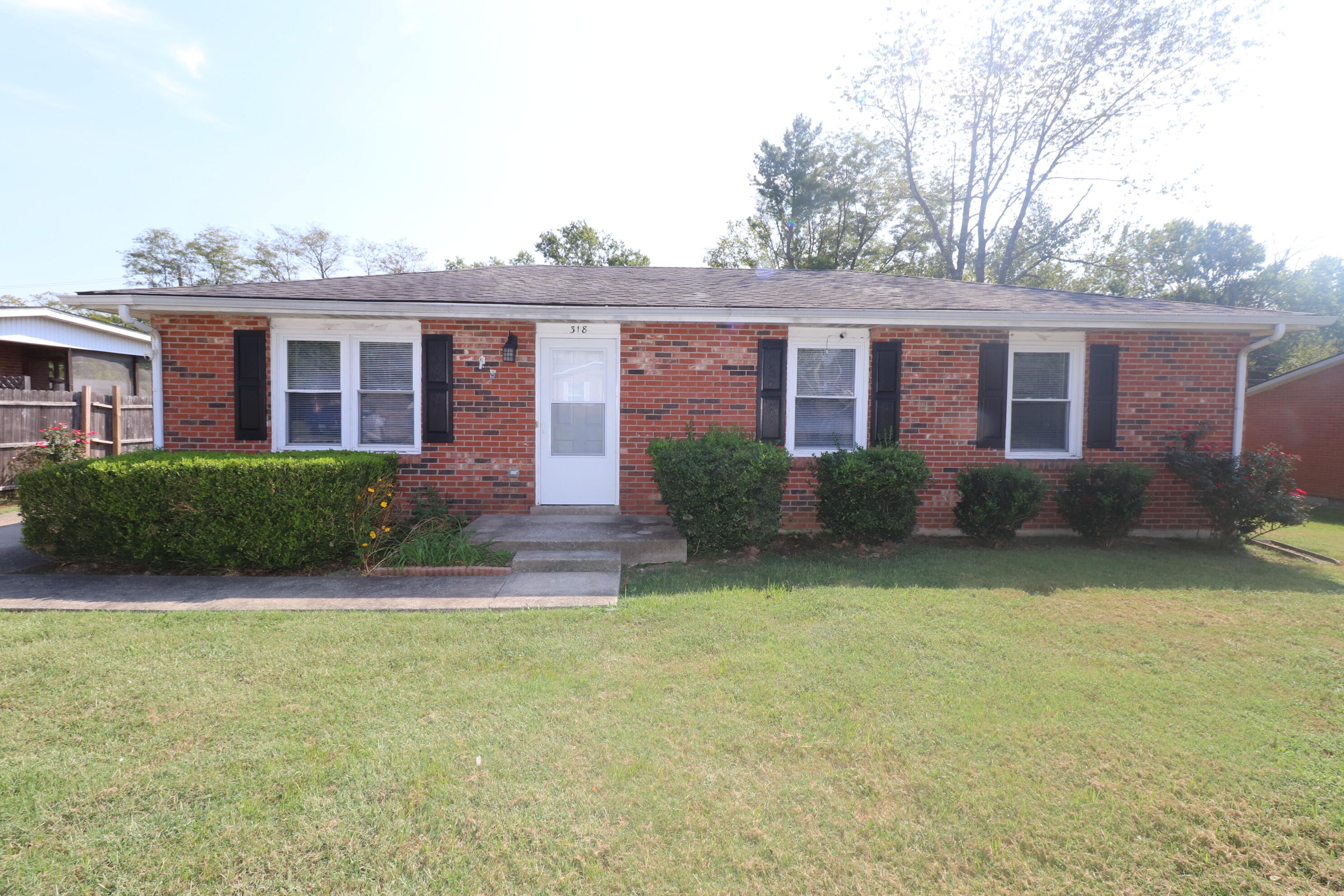318 Laurel Lane Property Photo 1
