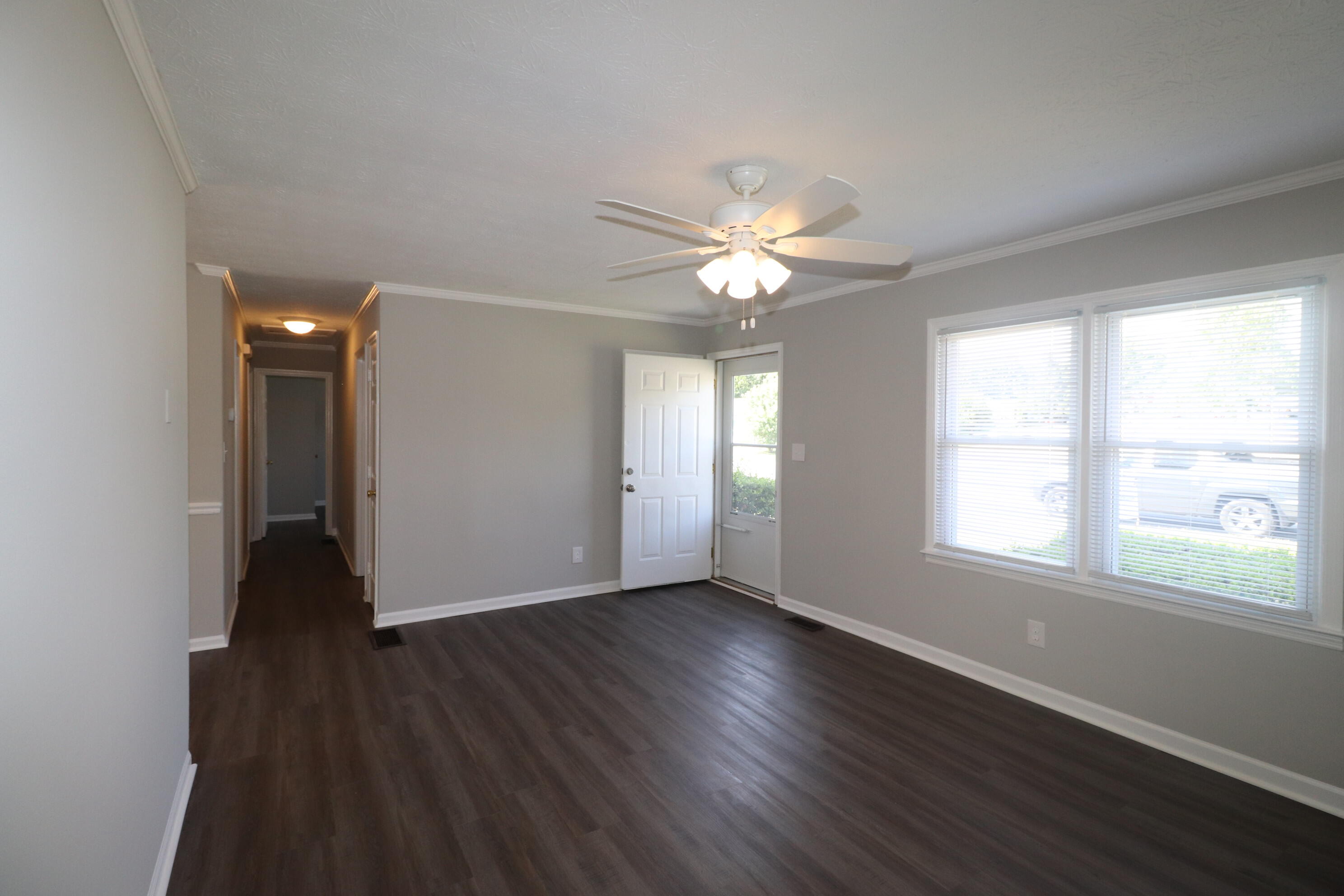 318 Laurel Lane Property Photo 5