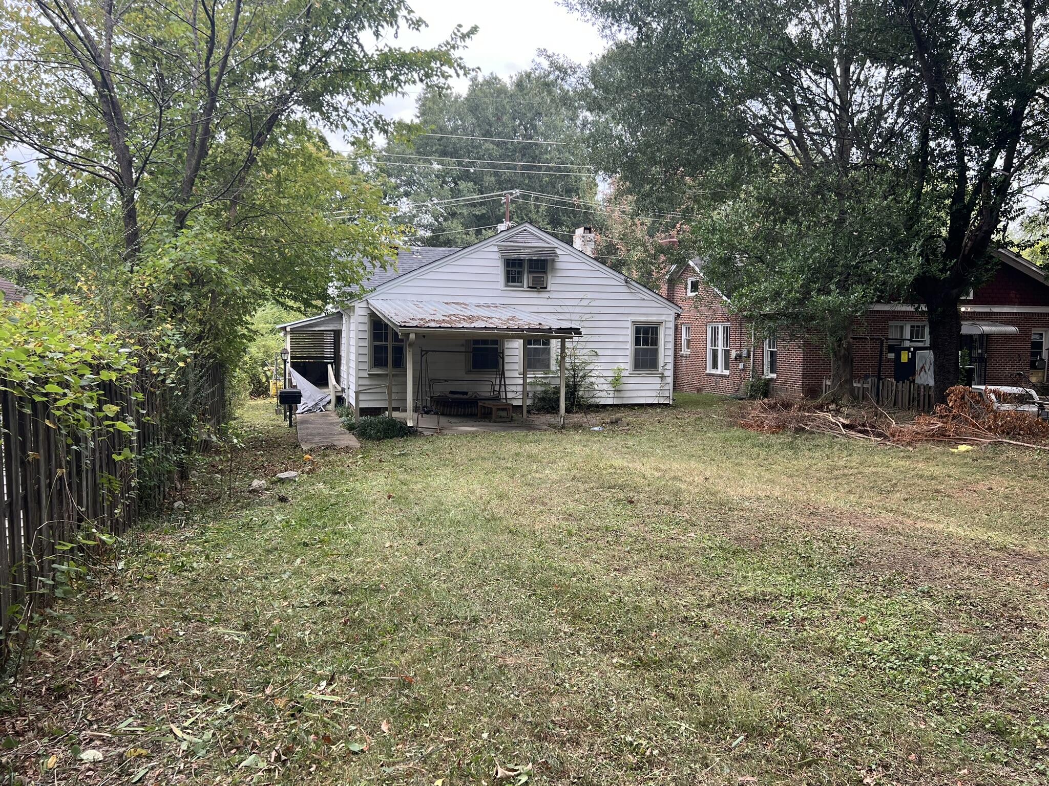 266 W Forest Avenue Property Photo 4