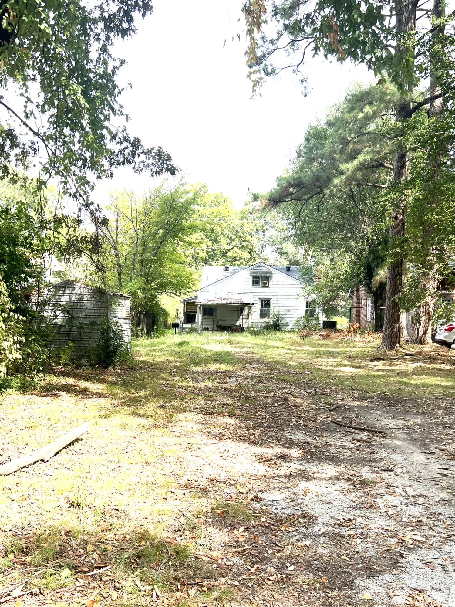 266 W Forest Avenue Property Photo 6