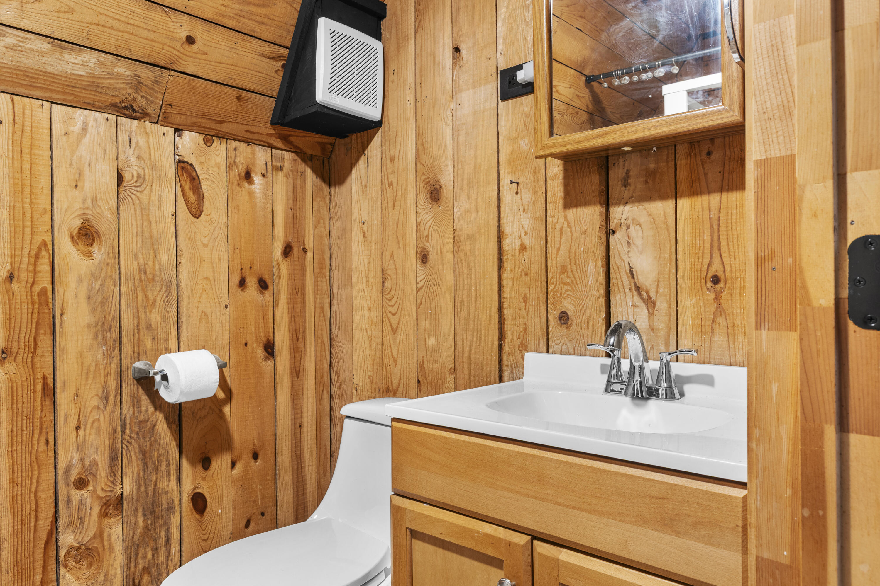 72 Hardwood Hill Property Photo 12