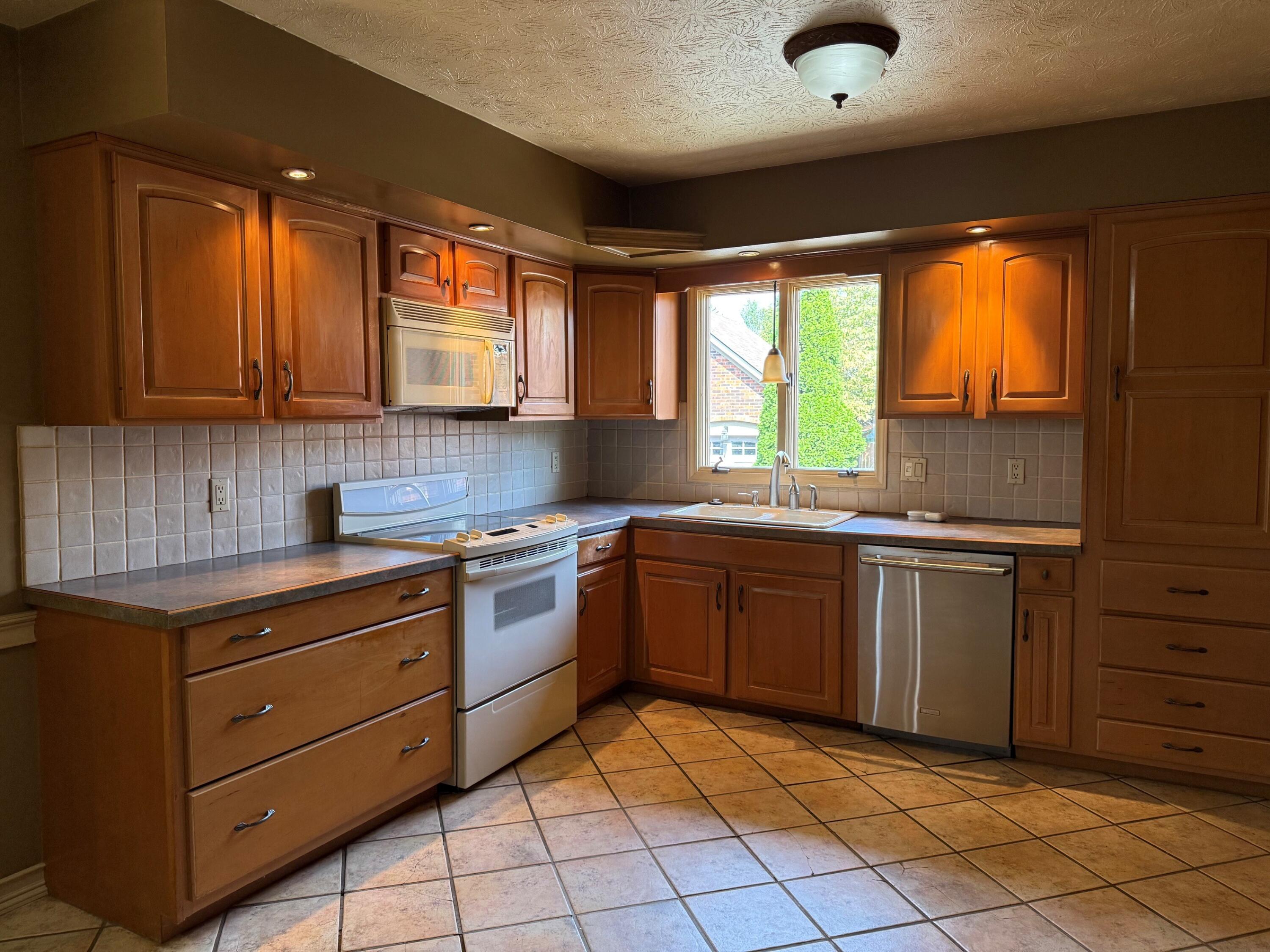 3453 Tisdale Court Property Photo 8