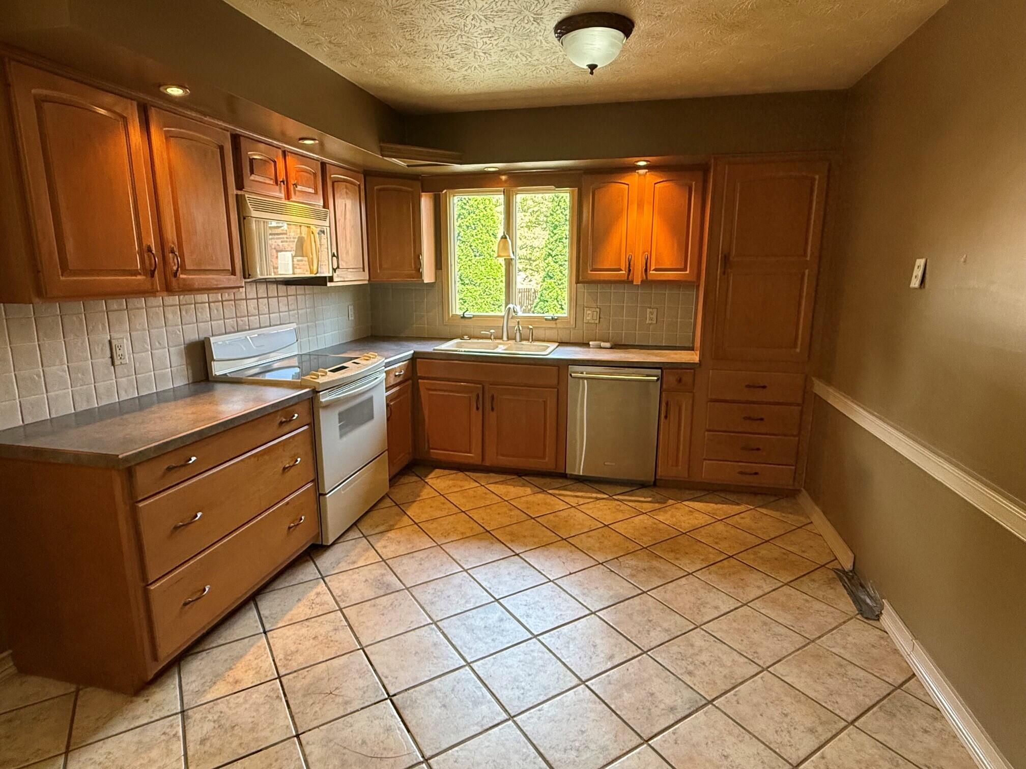 3453 Tisdale Court Property Photo 10