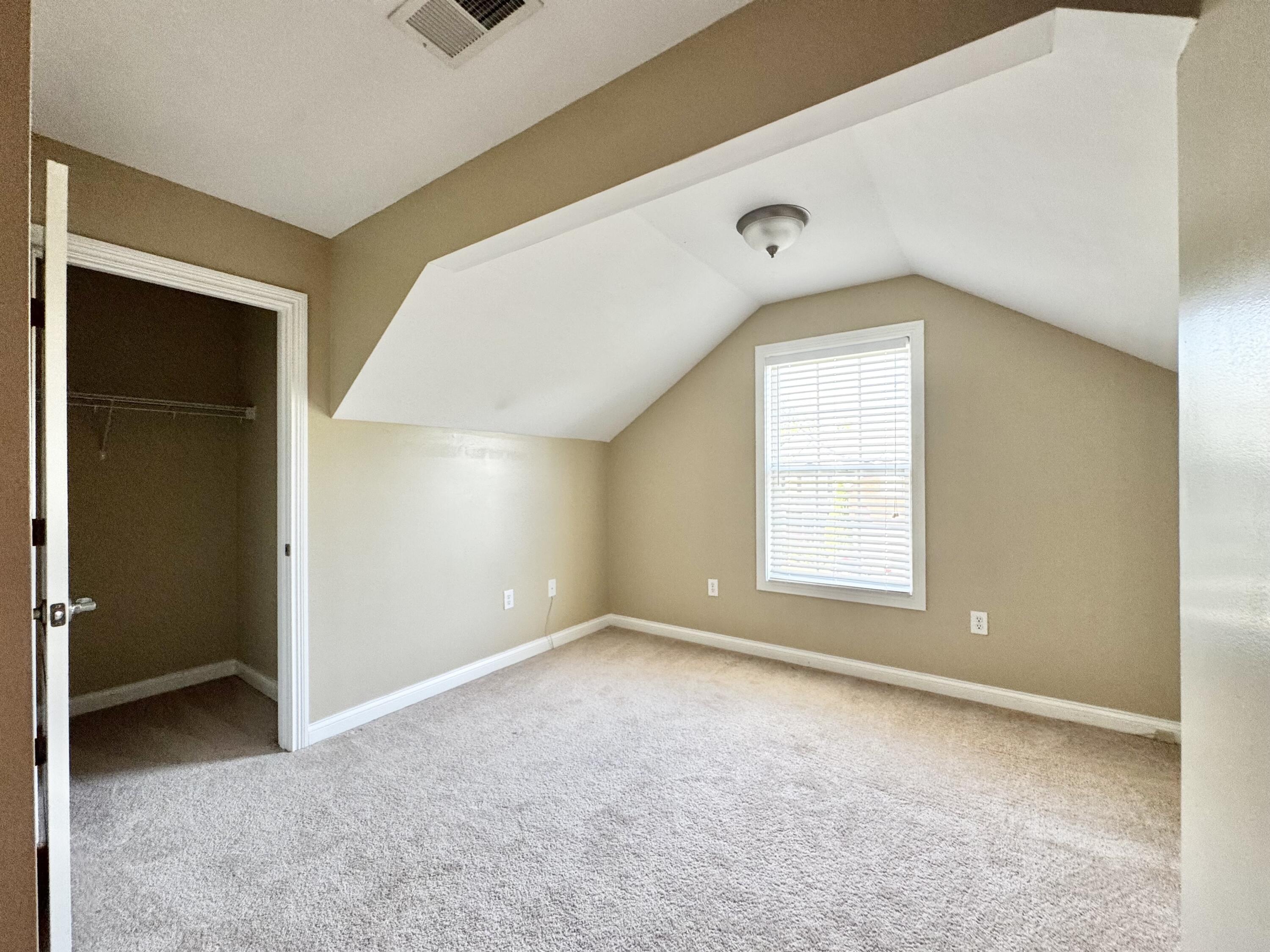 26026129 Property Photo 40