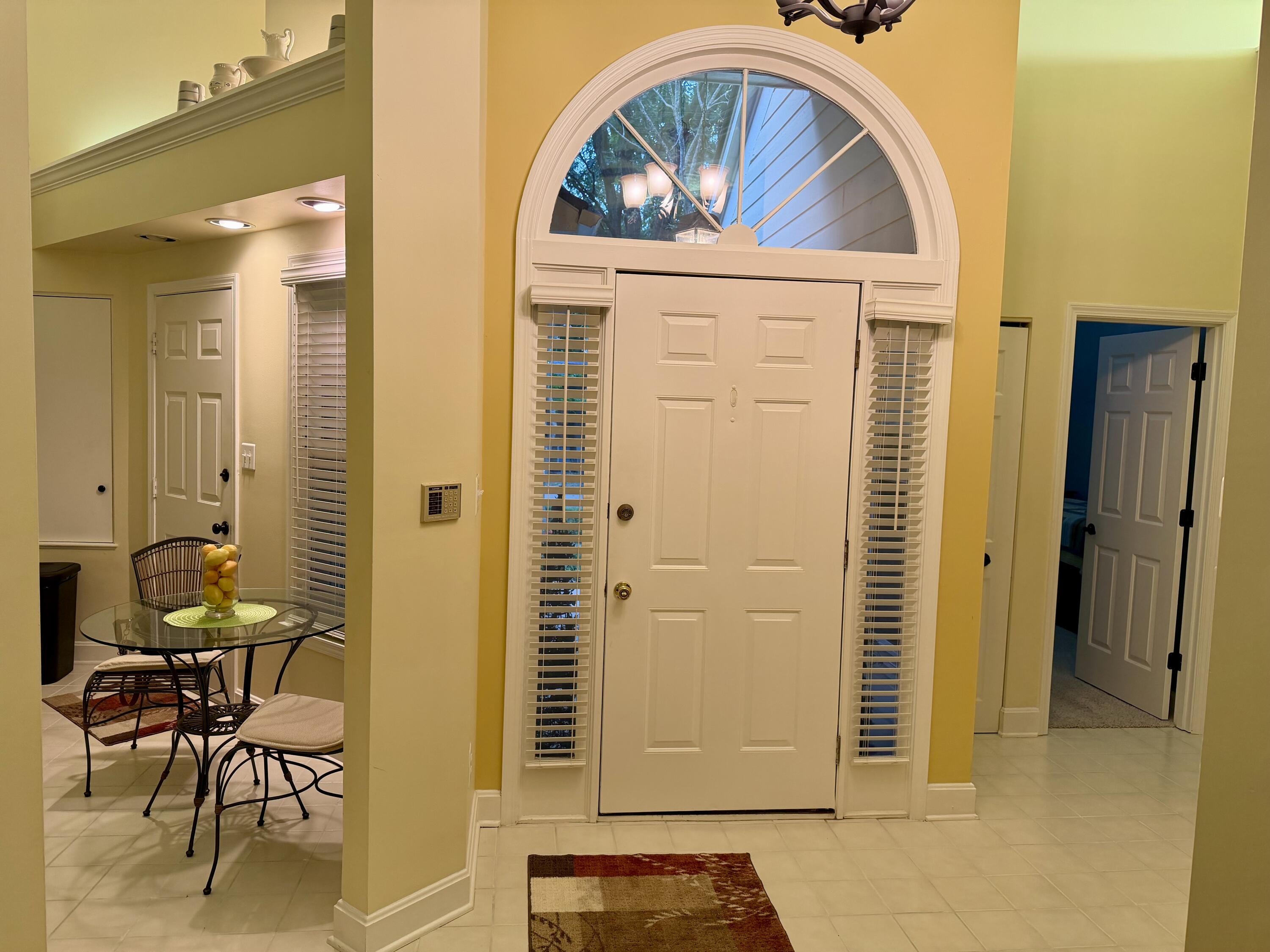 1042 Heather Hills Lane Property Photo 5