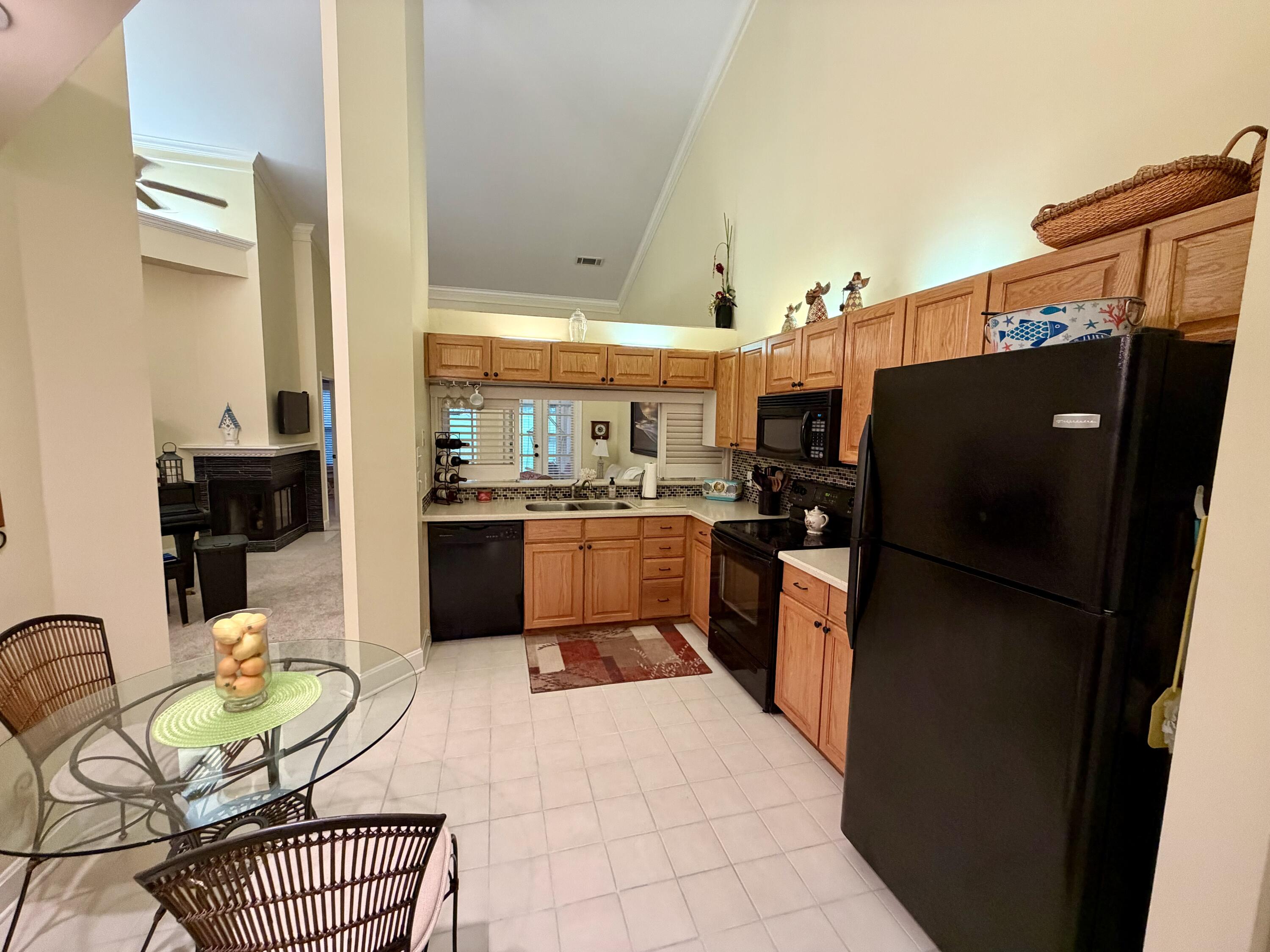 1042 Heather Hills Lane Property Photo 15
