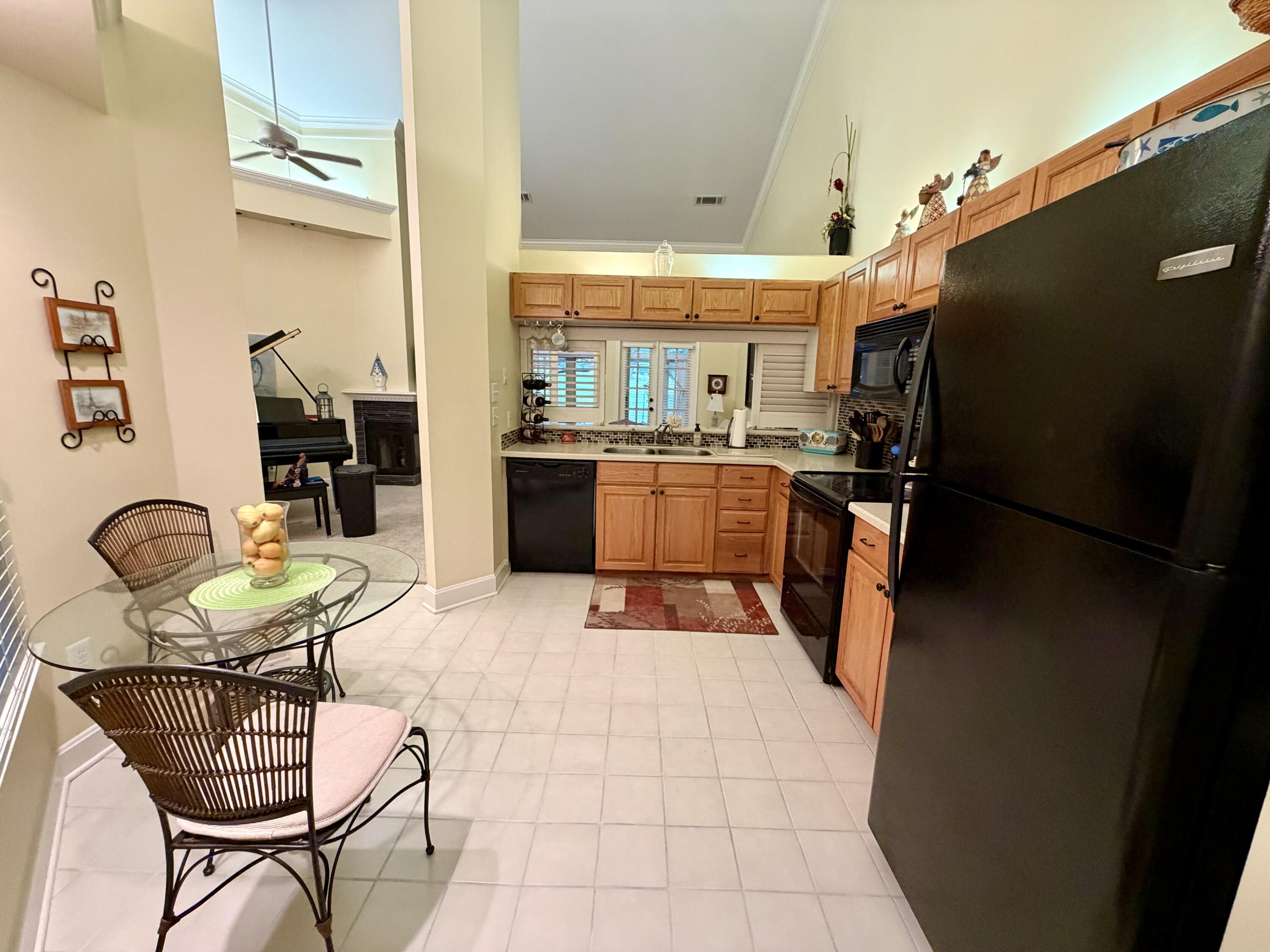 1042 Heather Hills Lane Property Photo 16