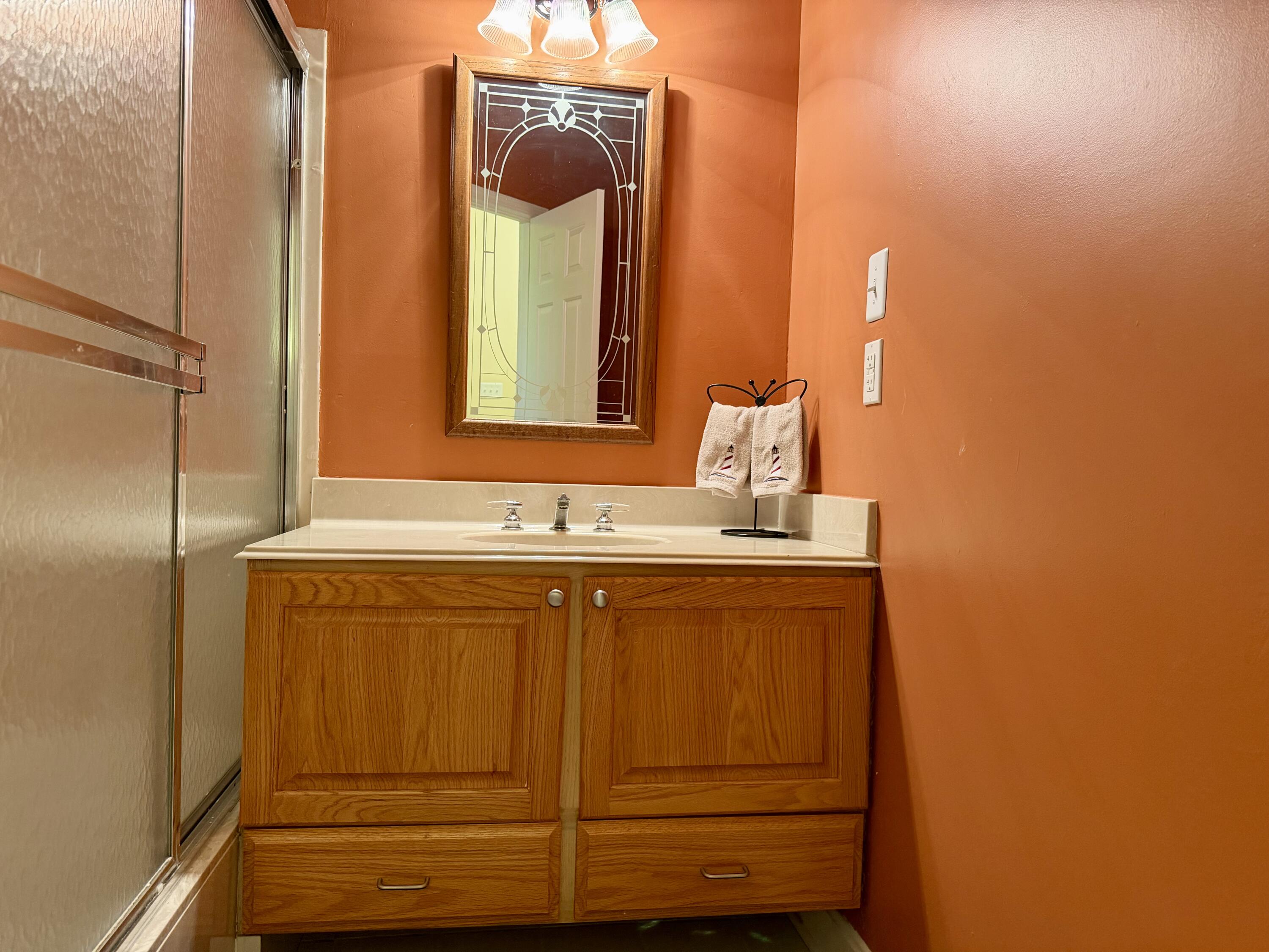 1042 Heather Hills Lane Property Photo 28