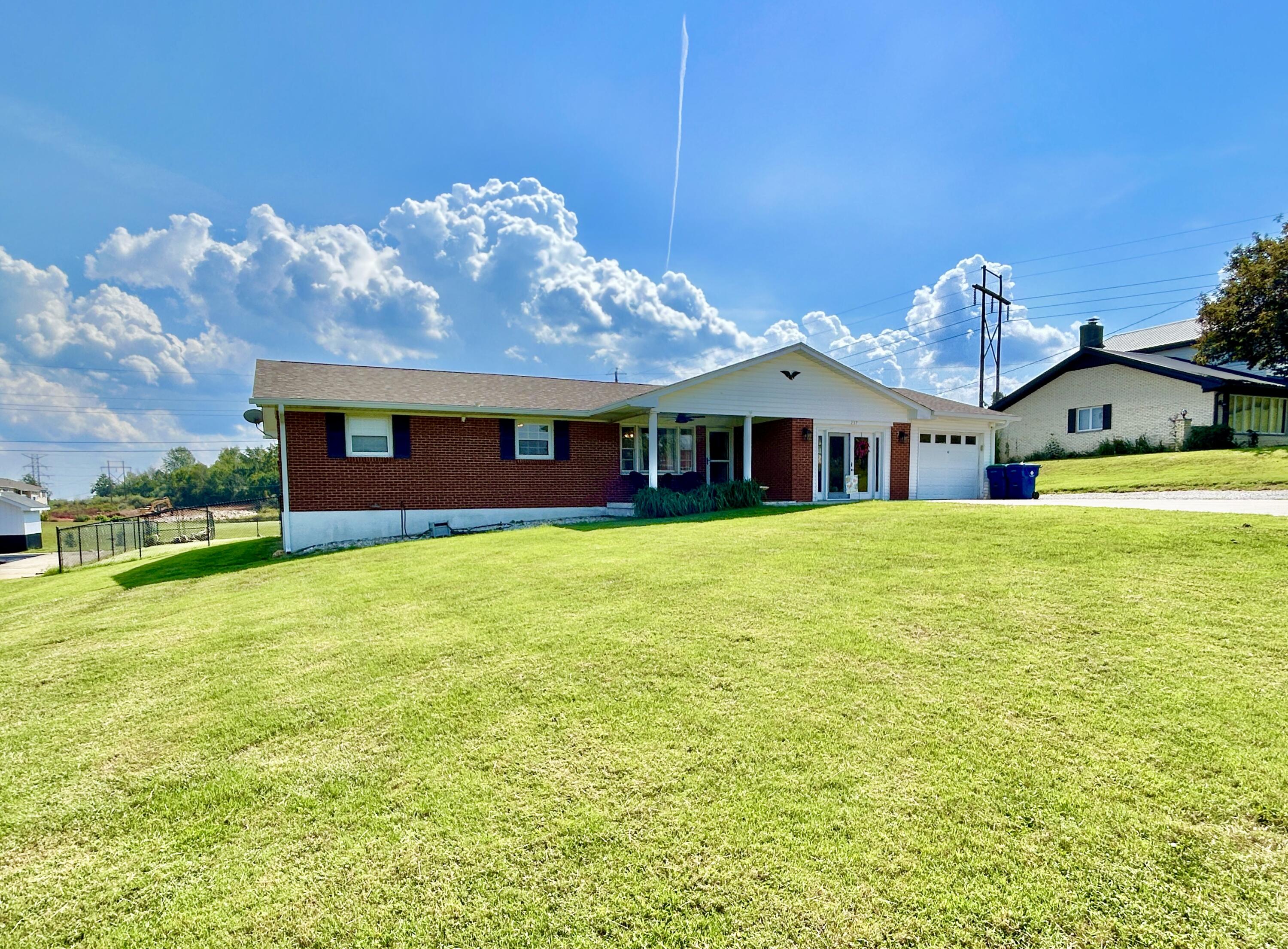 237 Magnolia Avenue Property Photo 3