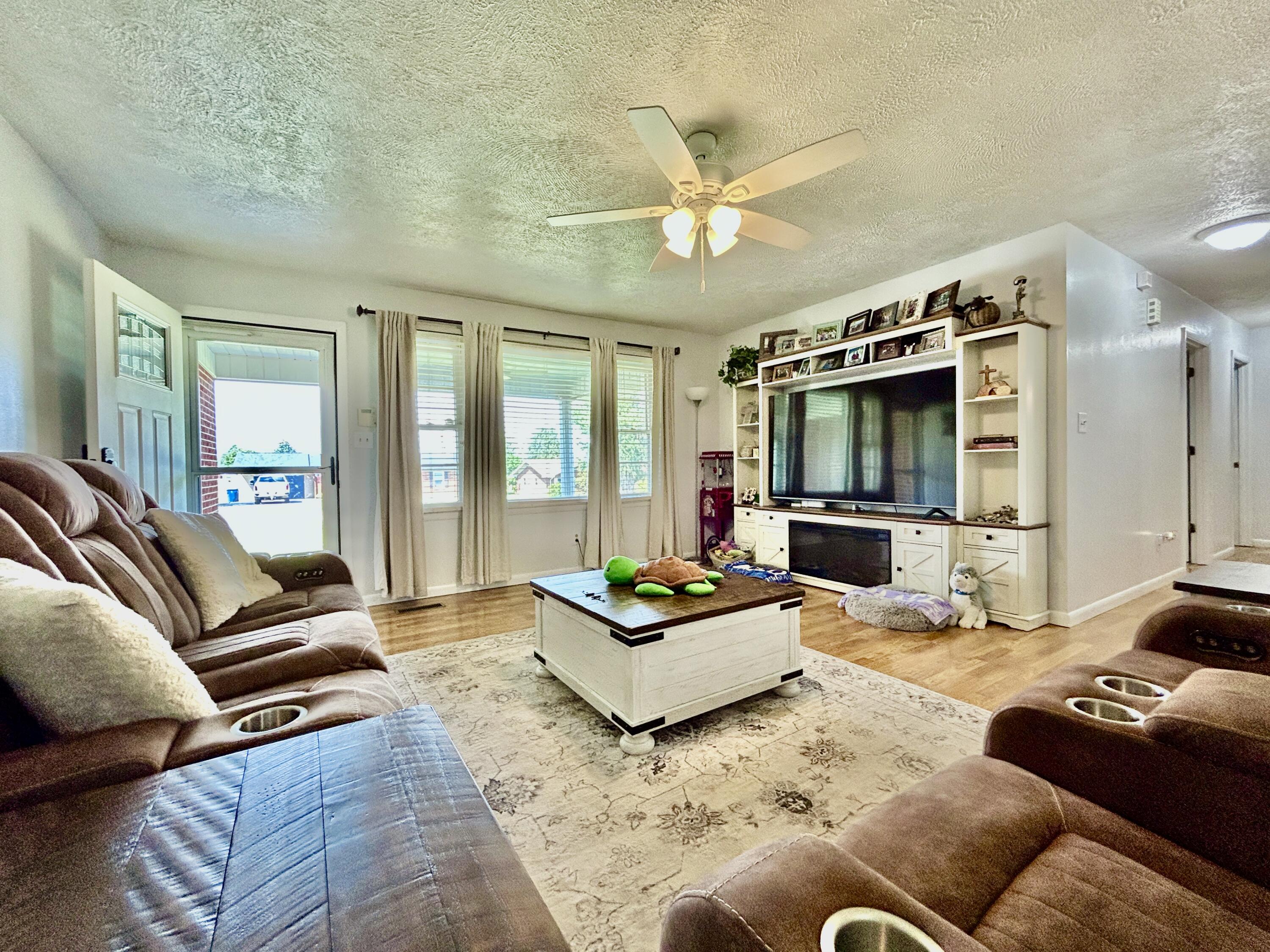 237 Magnolia Avenue Property Photo 6