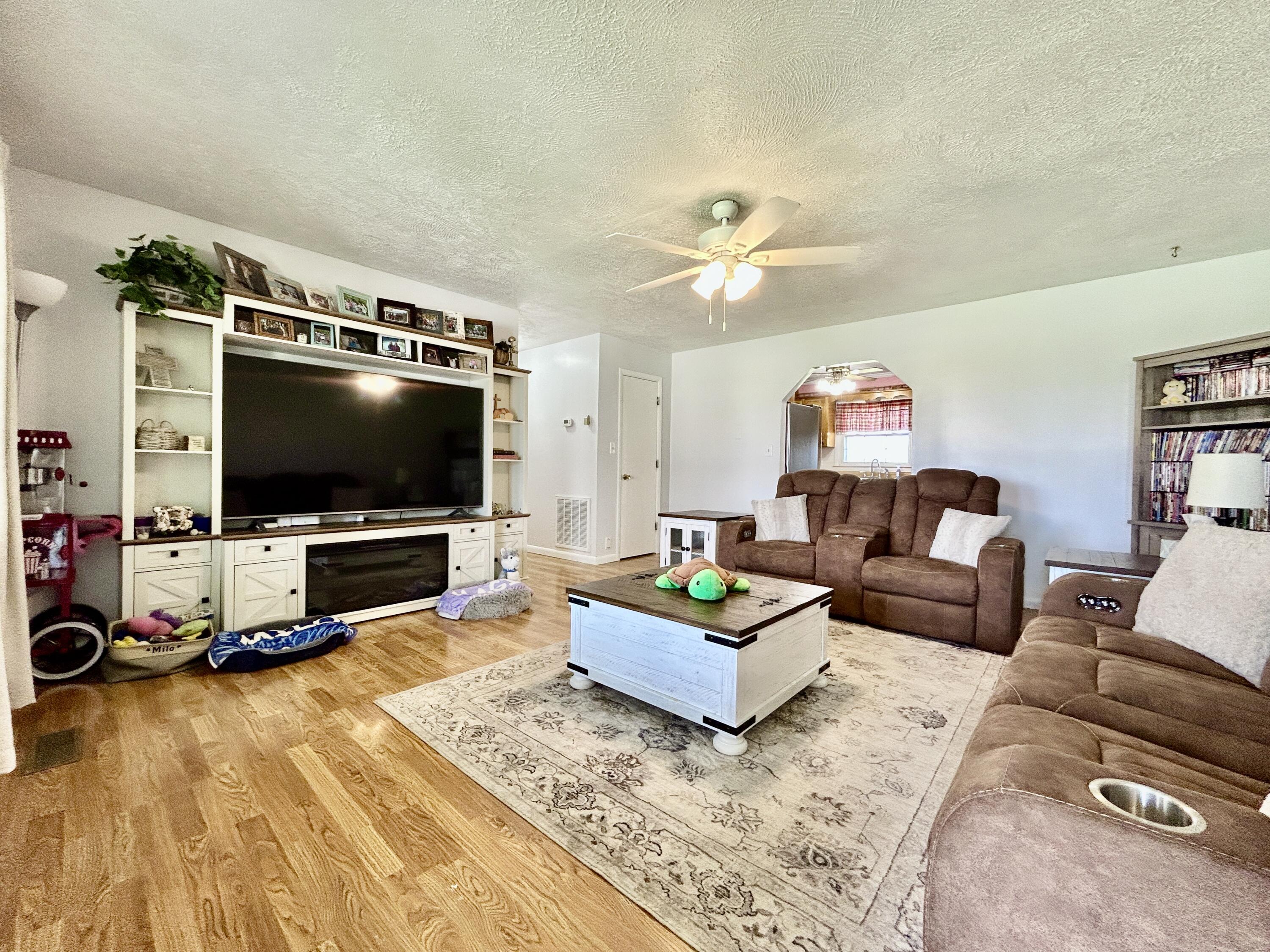 237 Magnolia Avenue Property Photo 8