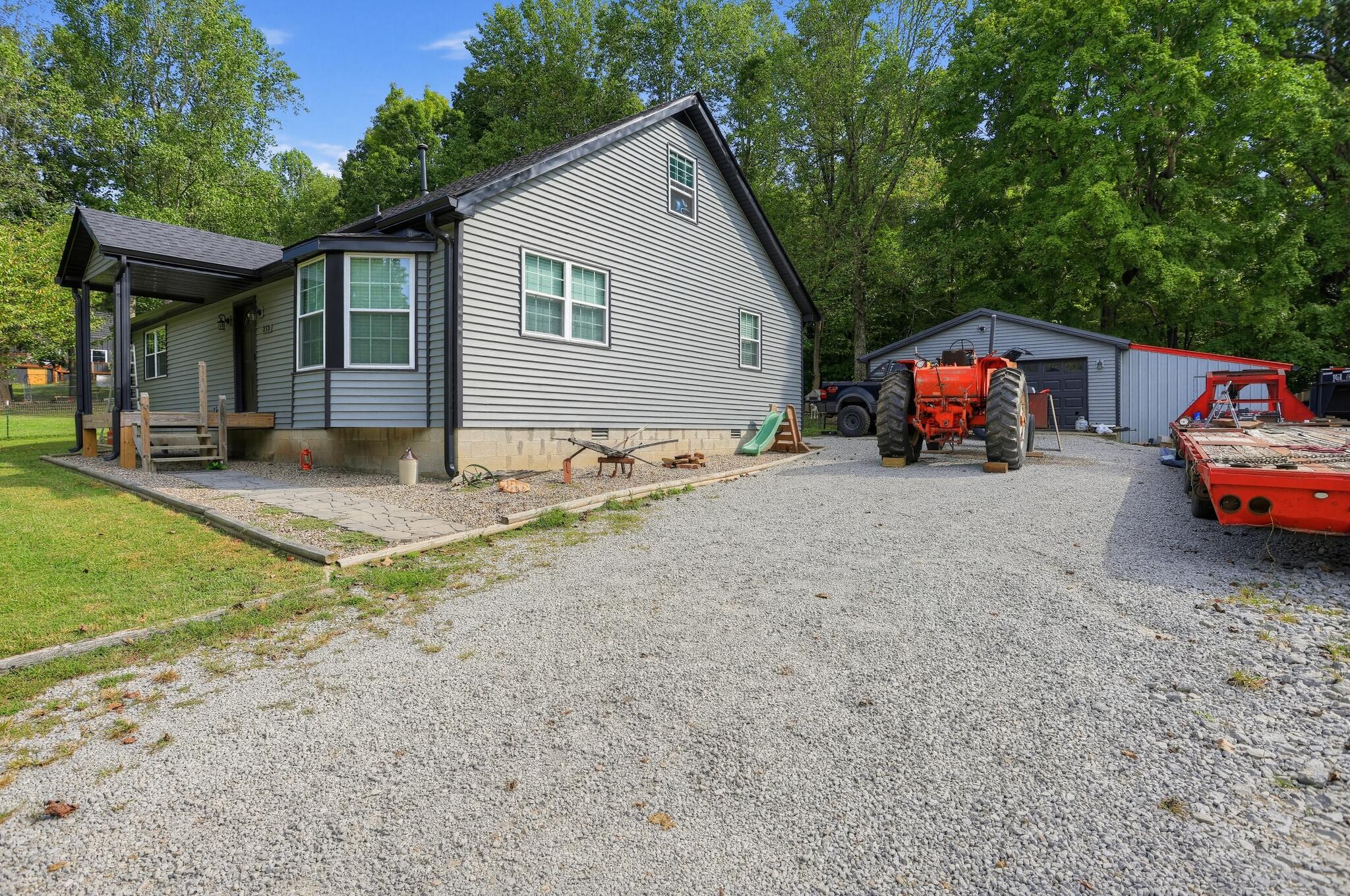 273 Coopers Point Road Property Photo 3