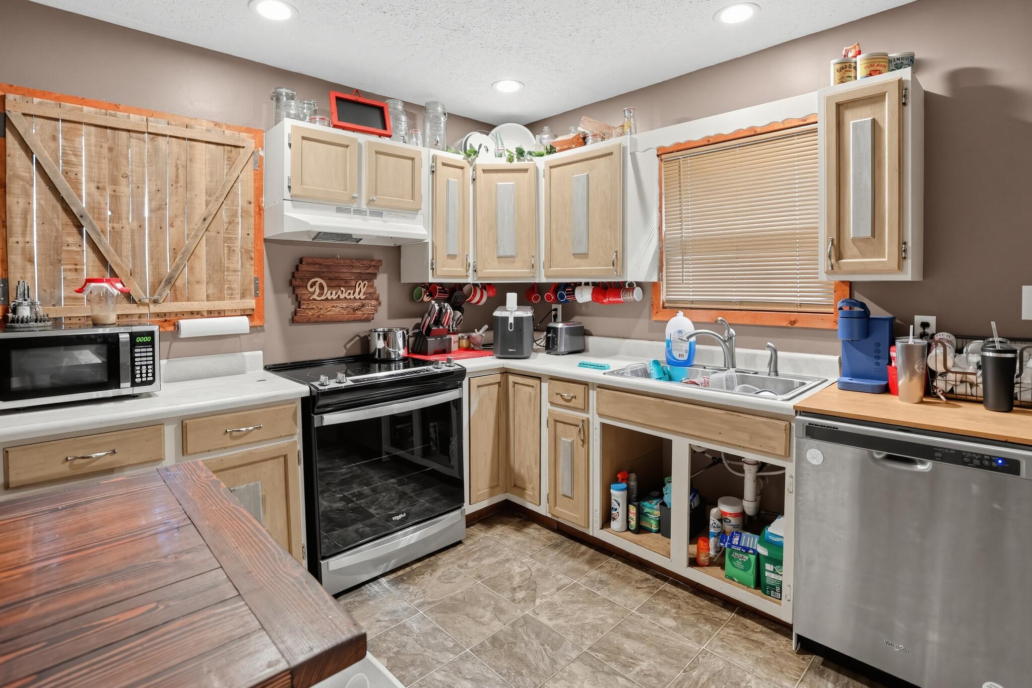 273 Coopers Point Road Property Photo 10