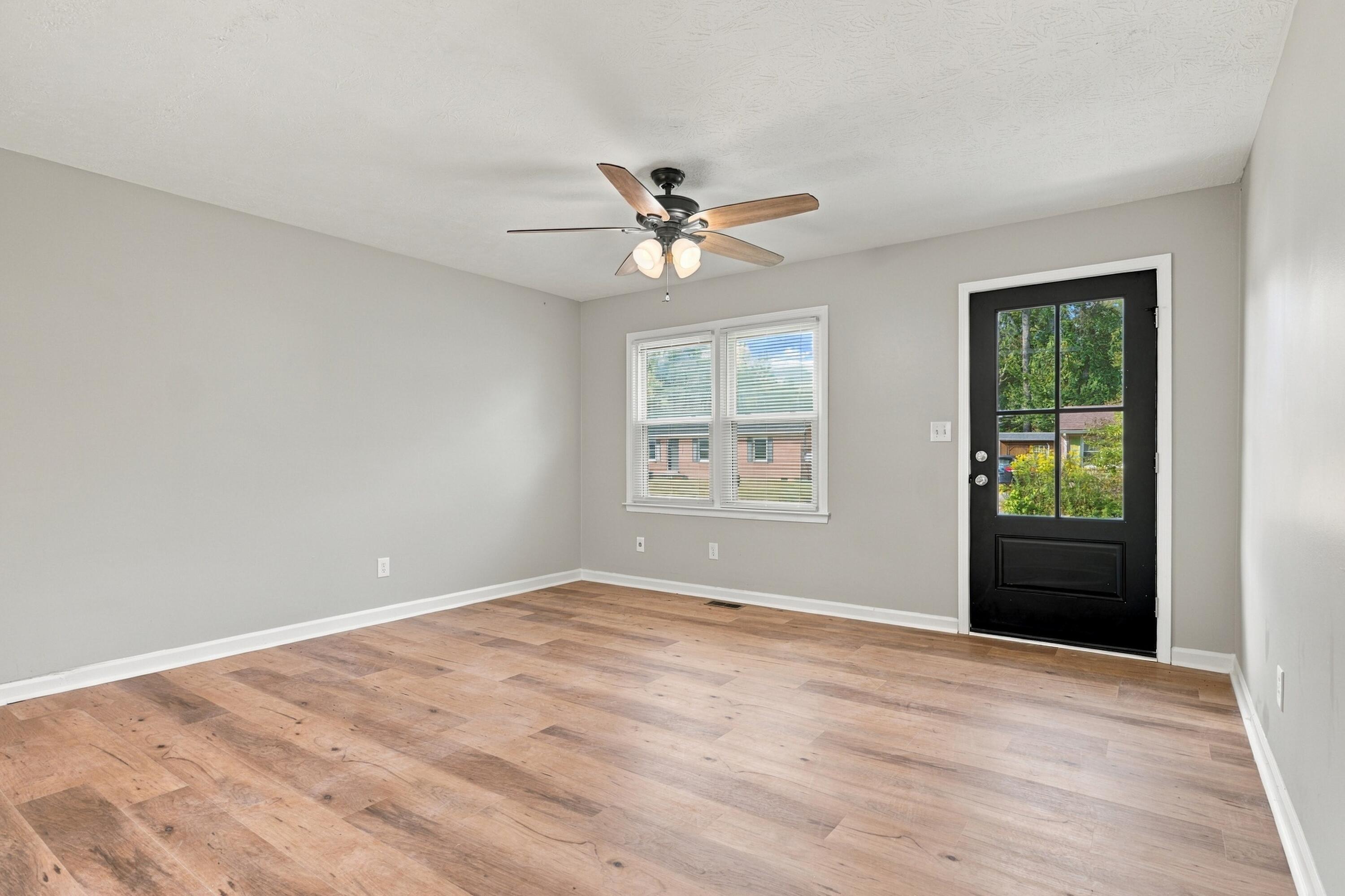 106 Brushwood Court Property Photo 6