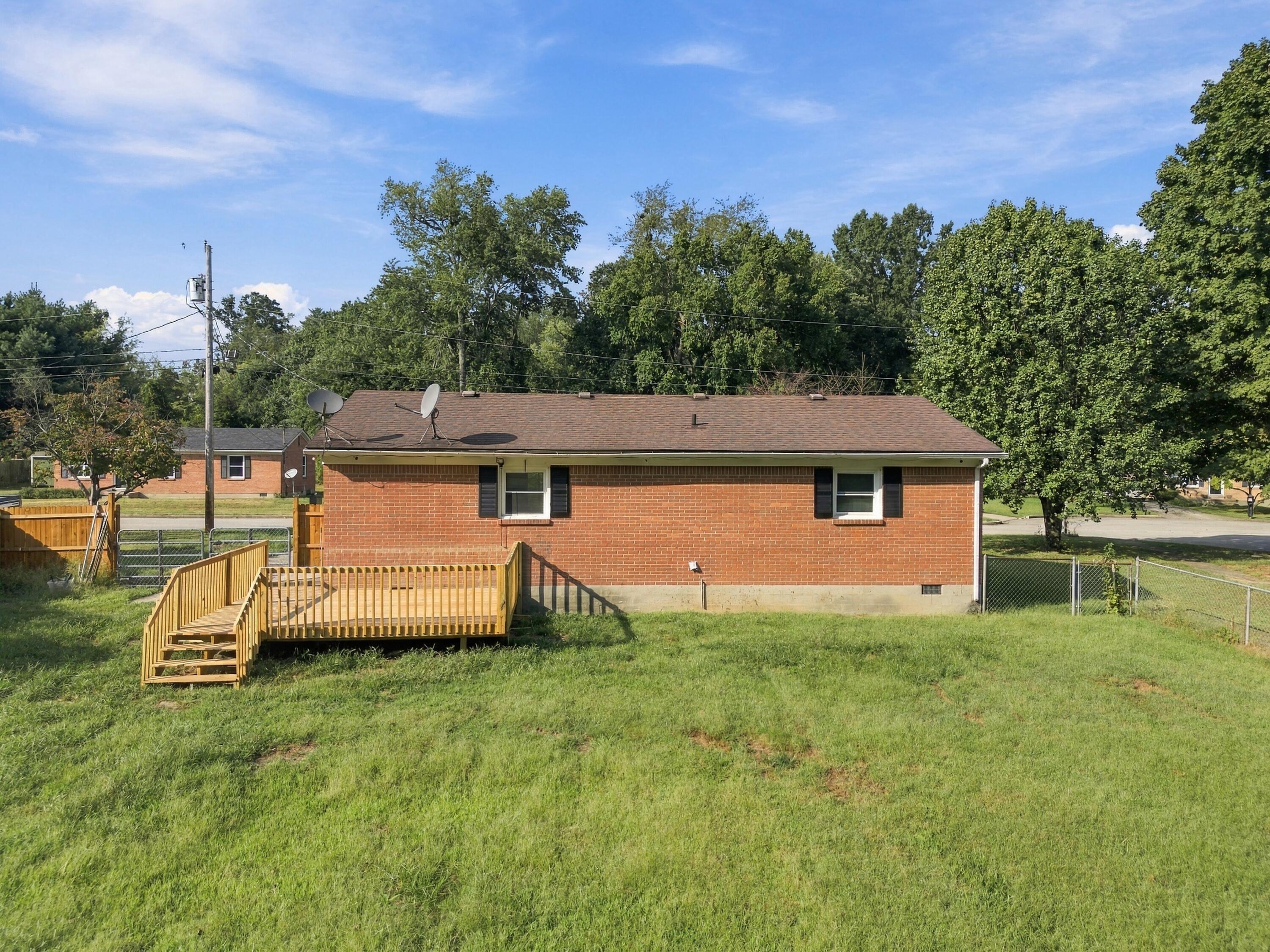 106 Brushwood Court Property Photo 28