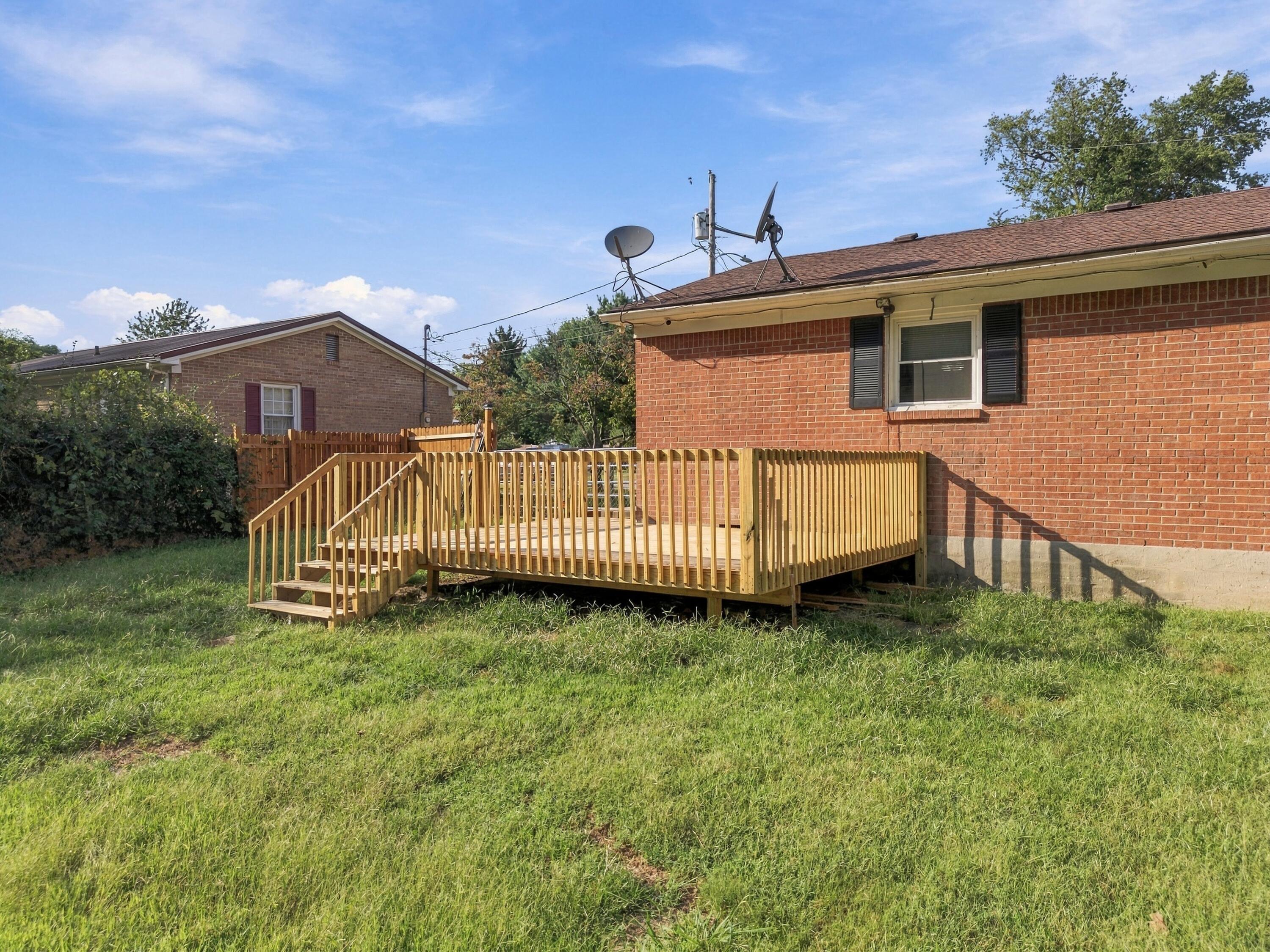106 Brushwood Court Property Photo 30