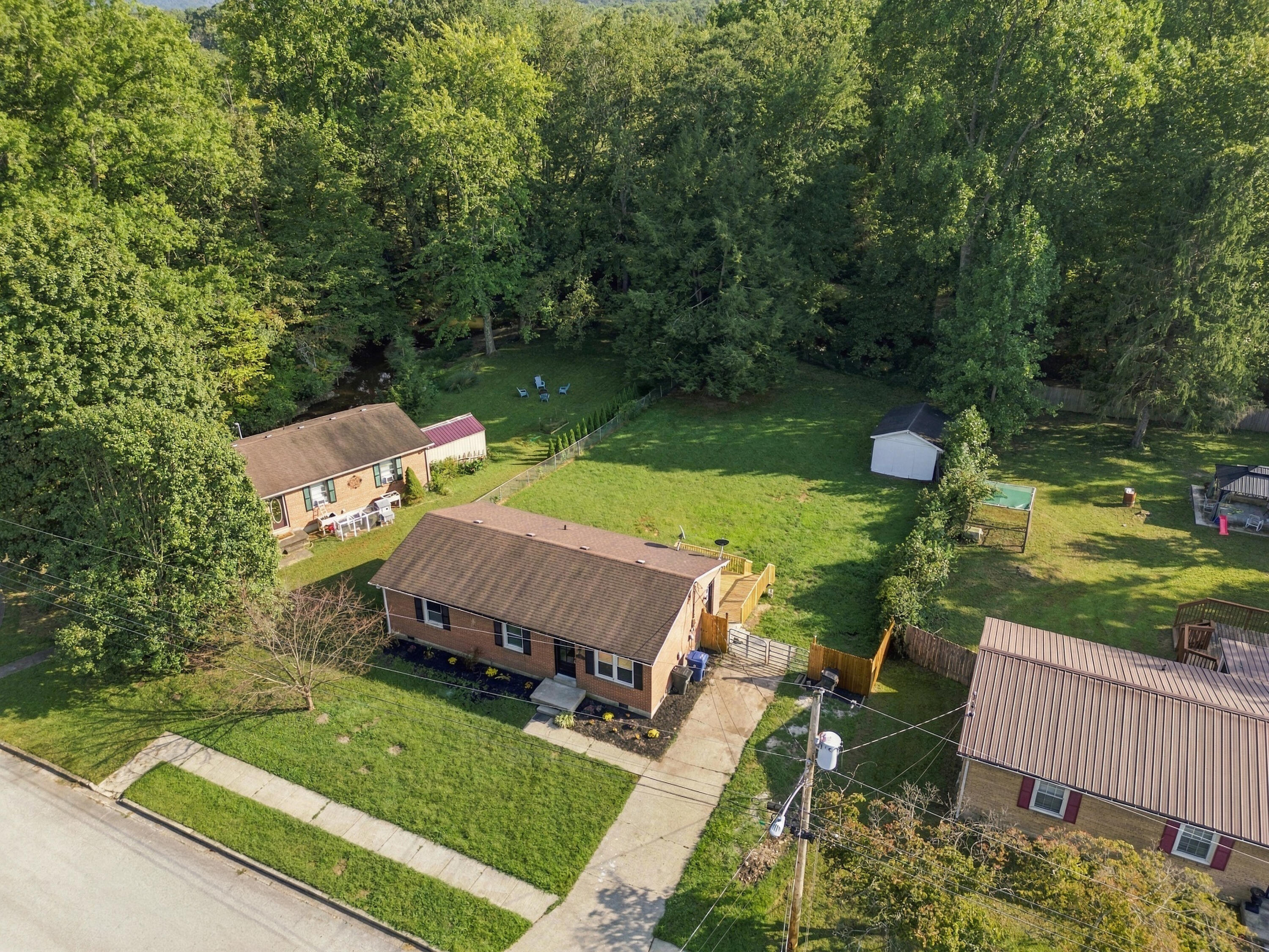 106 Brushwood Court Property Photo 34