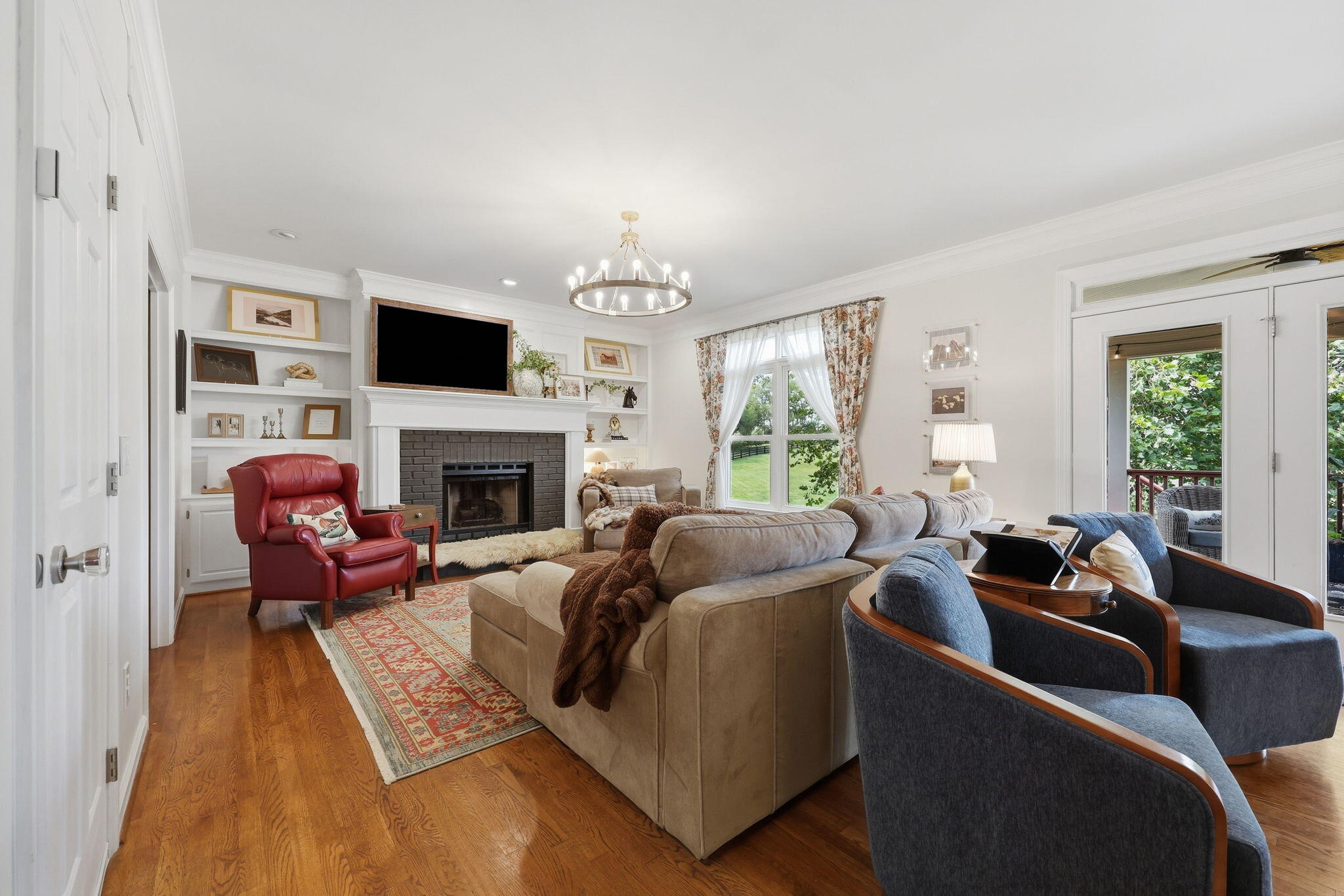 1255 The Ridings Property Photo 9