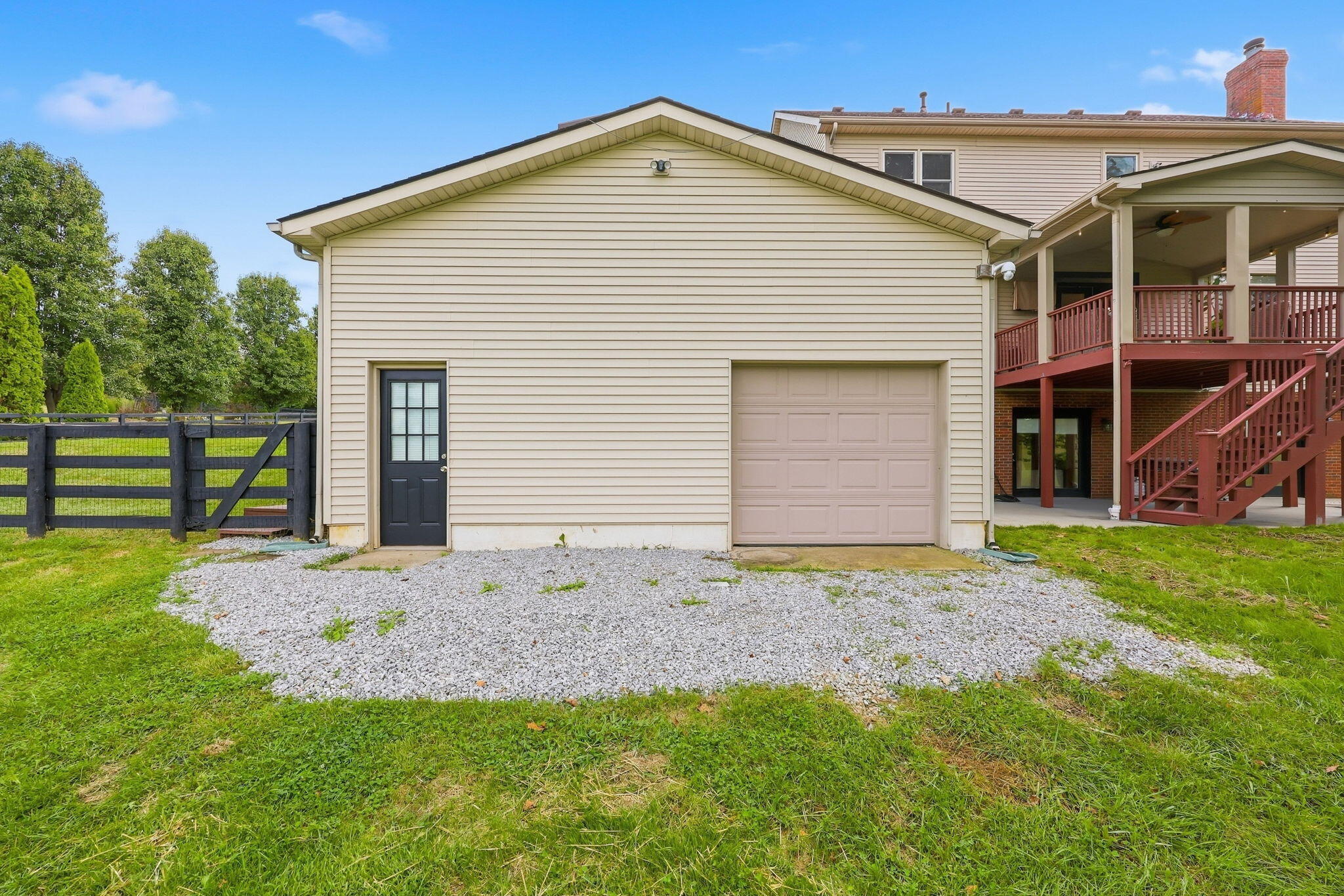 1255 The Ridings Property Photo 51