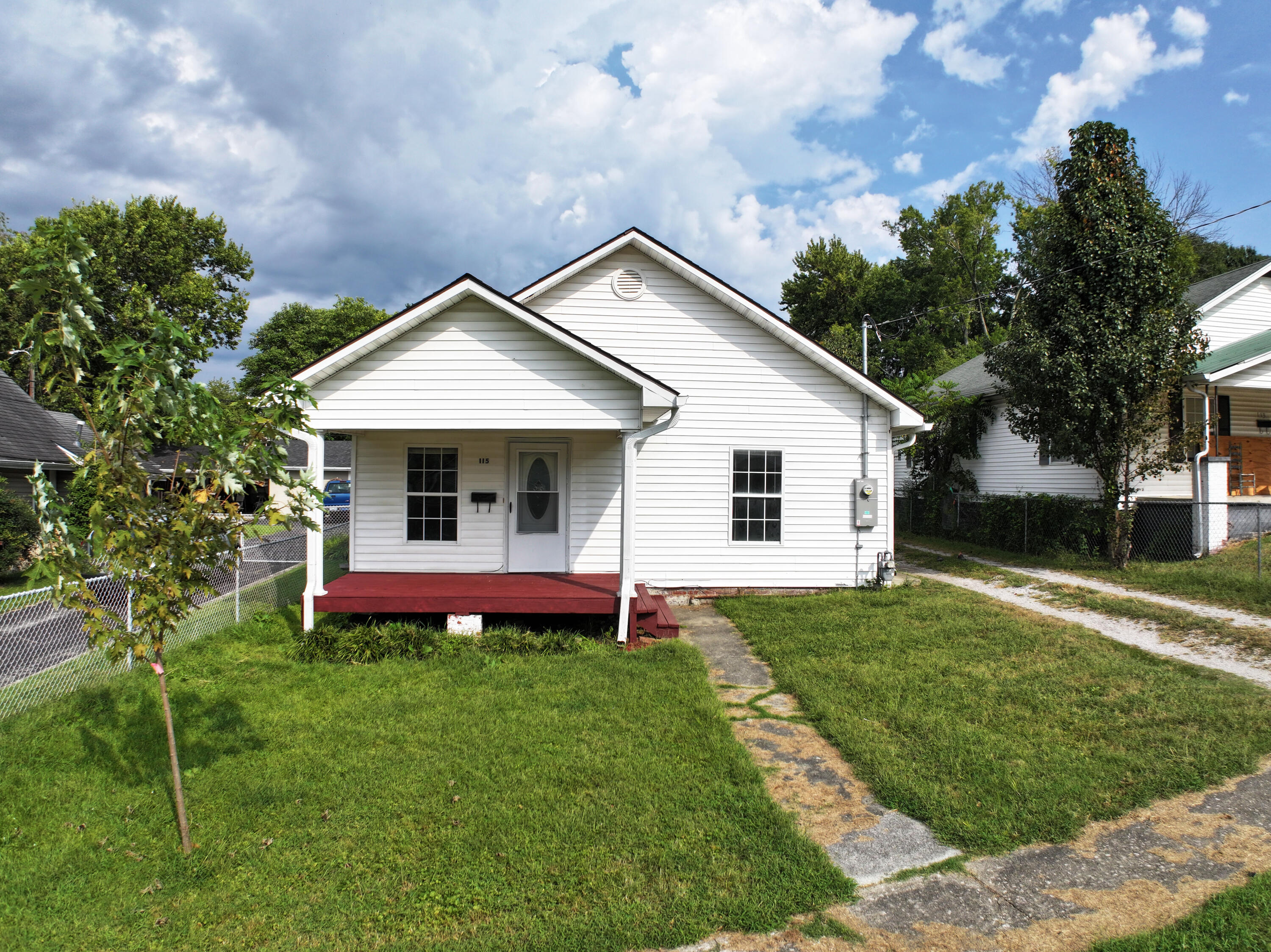 115 S Hudson Avenue Property Photo 1