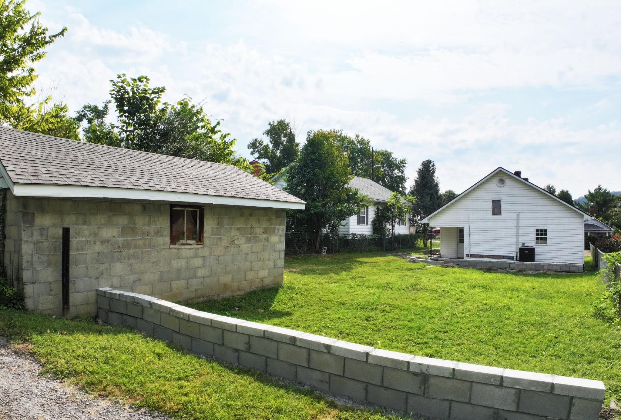 115 S Hudson Avenue Property Photo 14