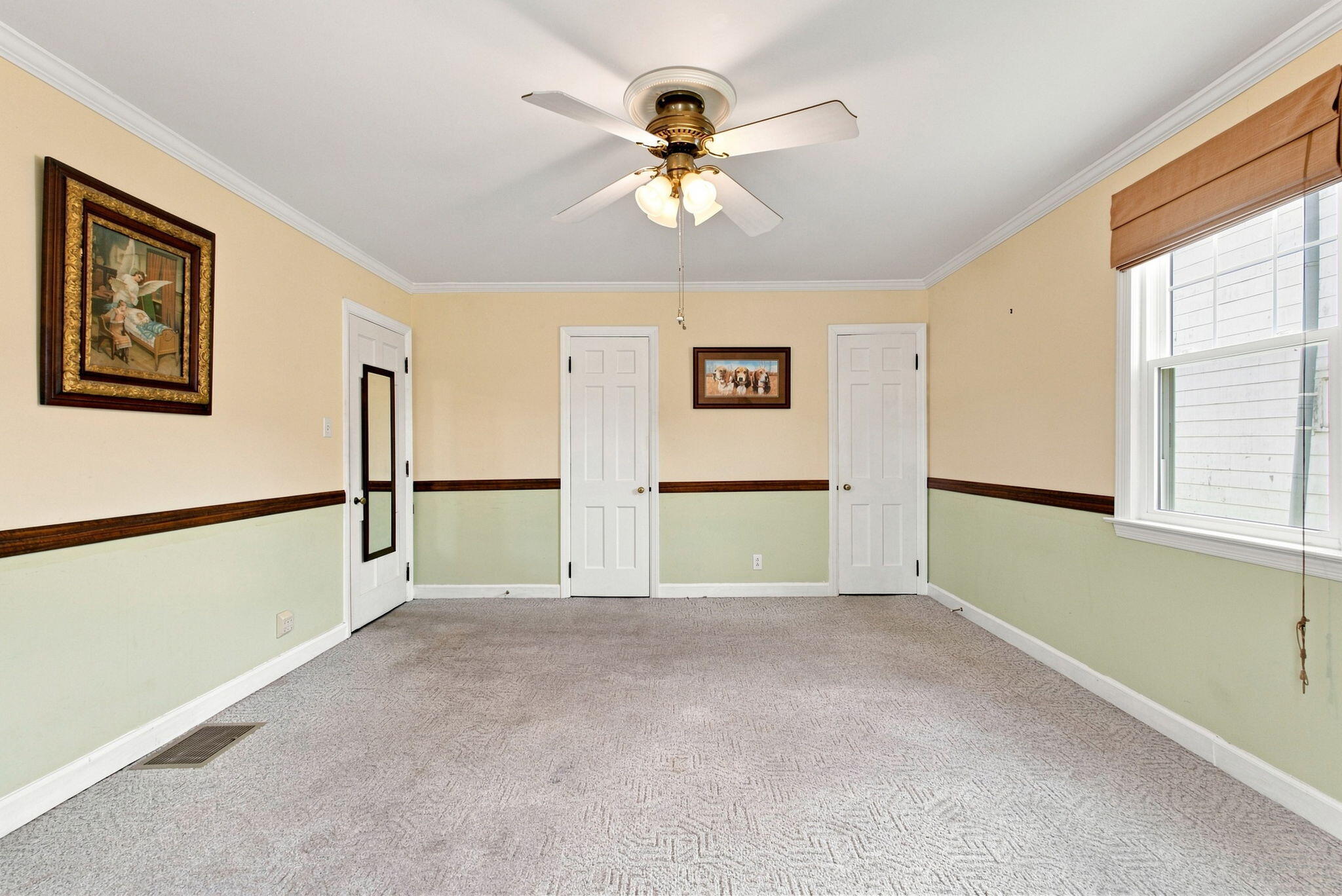 121 E 9th Property Photo 23