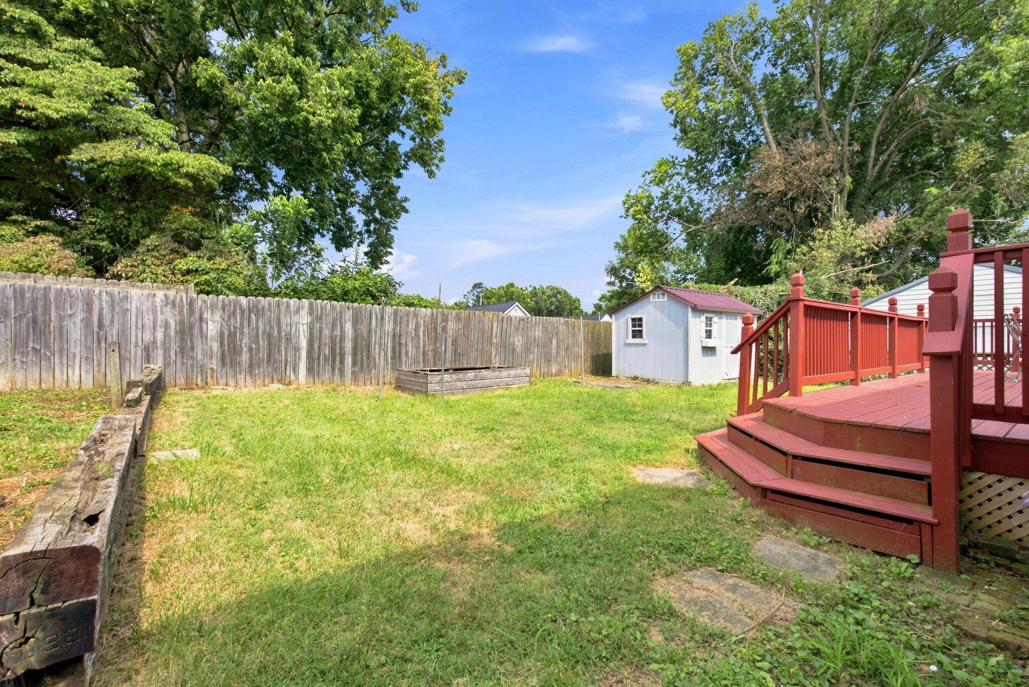 121 E 9th Property Photo 45