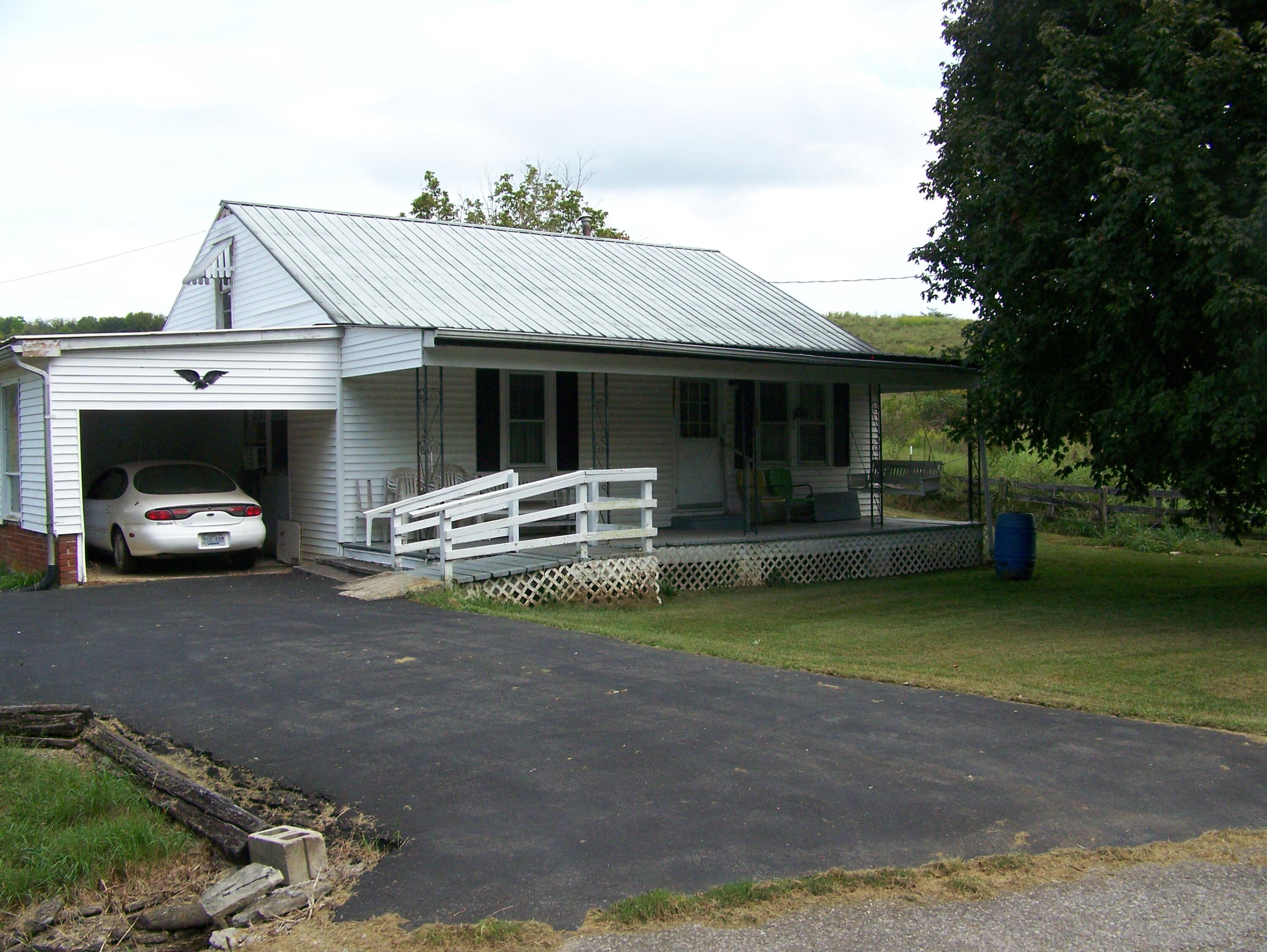 272 Day Road Property Photo 2