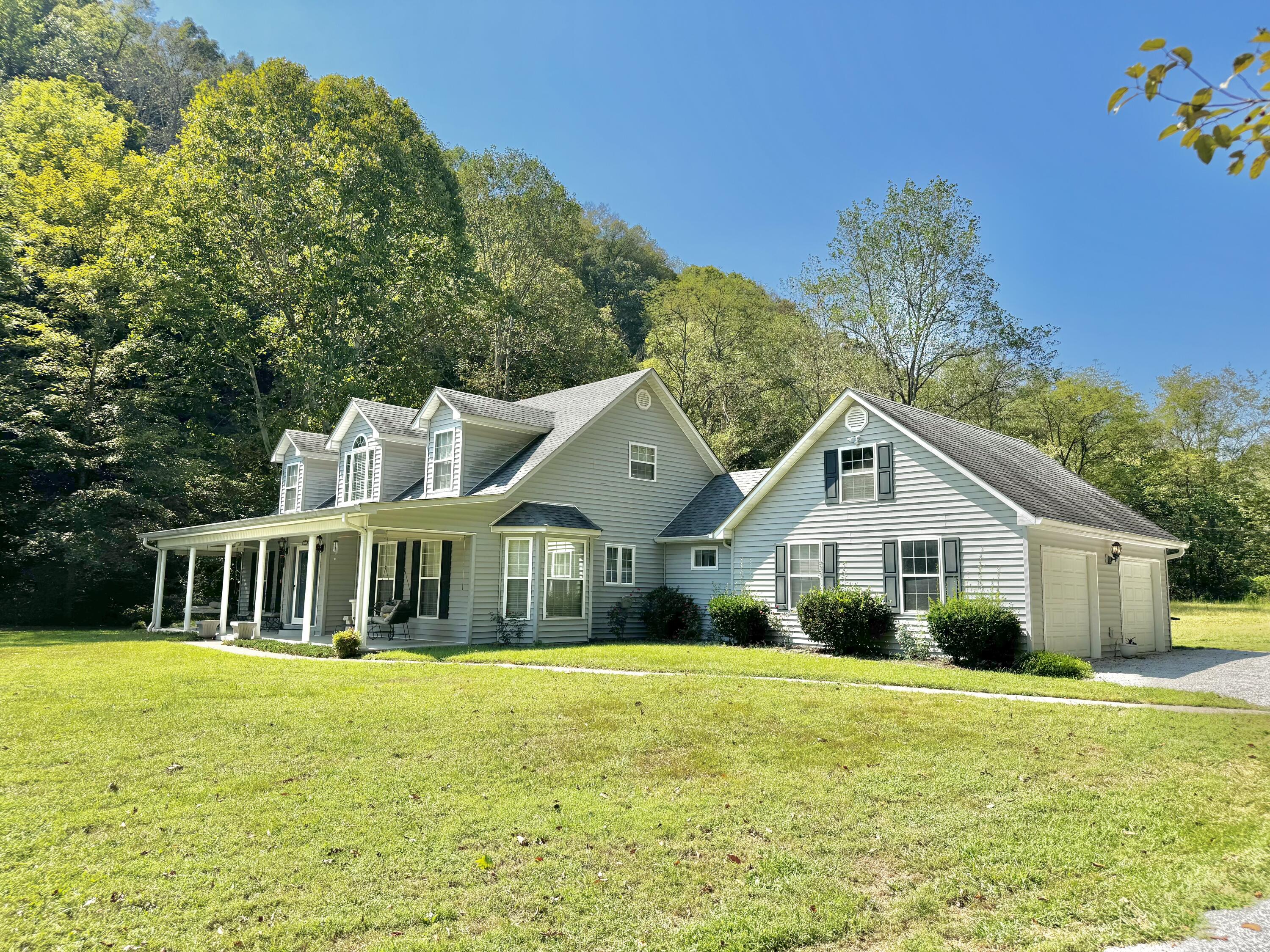 690 Ansel Road Property Photo 5