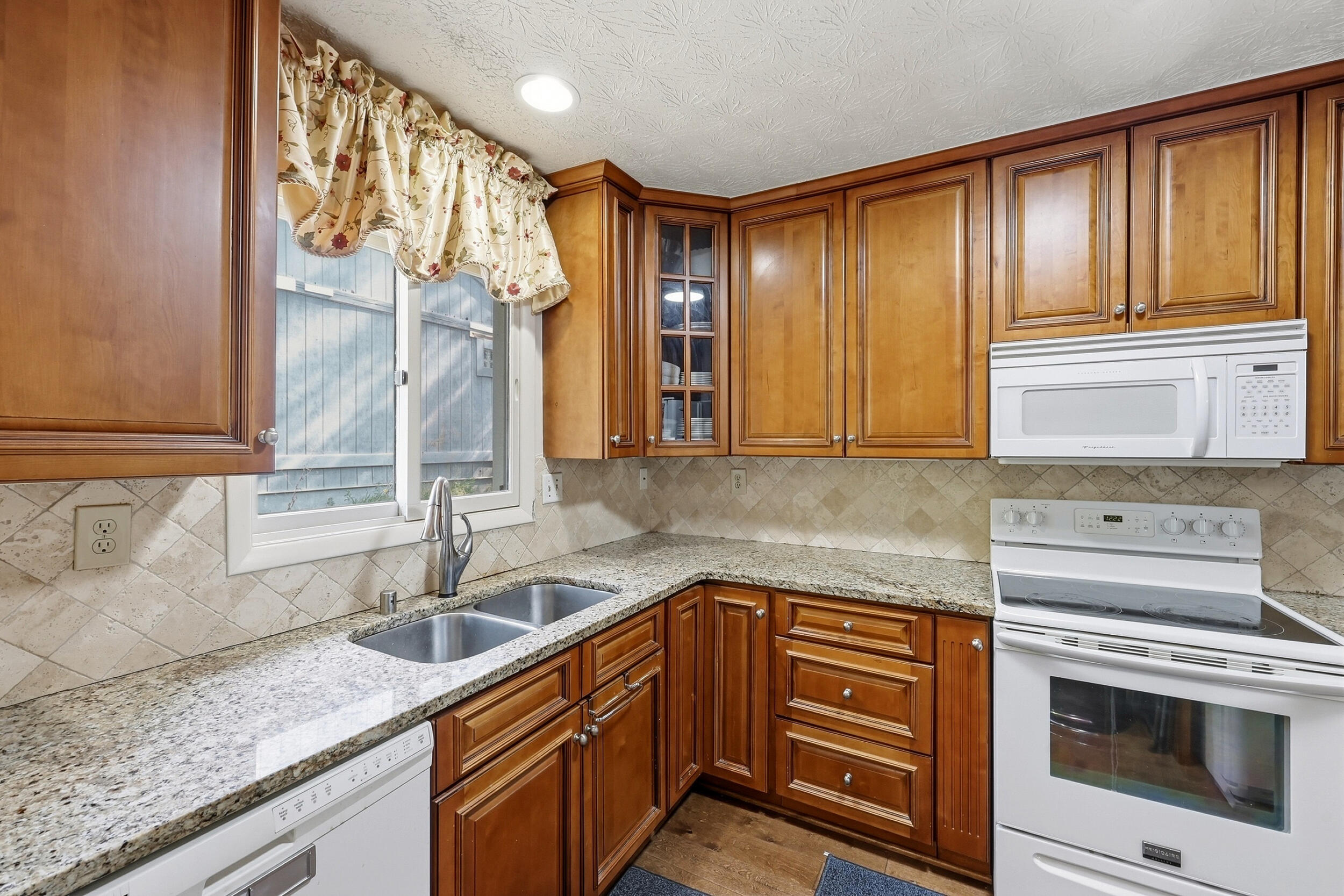 3528 Winding Drive Property Photo 10