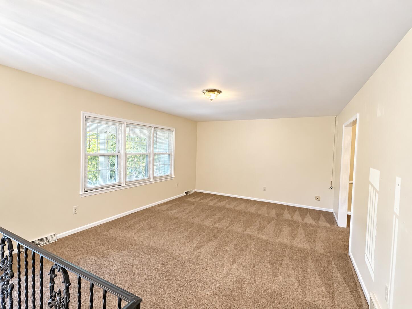 3486 Ormond Circle Property Photo 6
