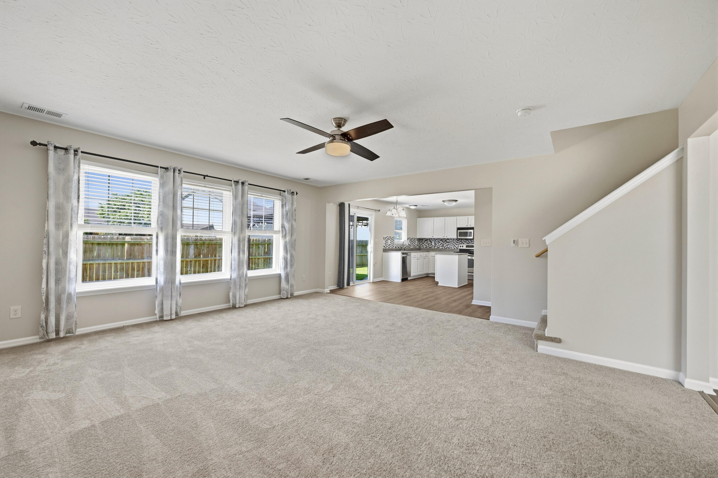 807 Rock Way Property Photo 10