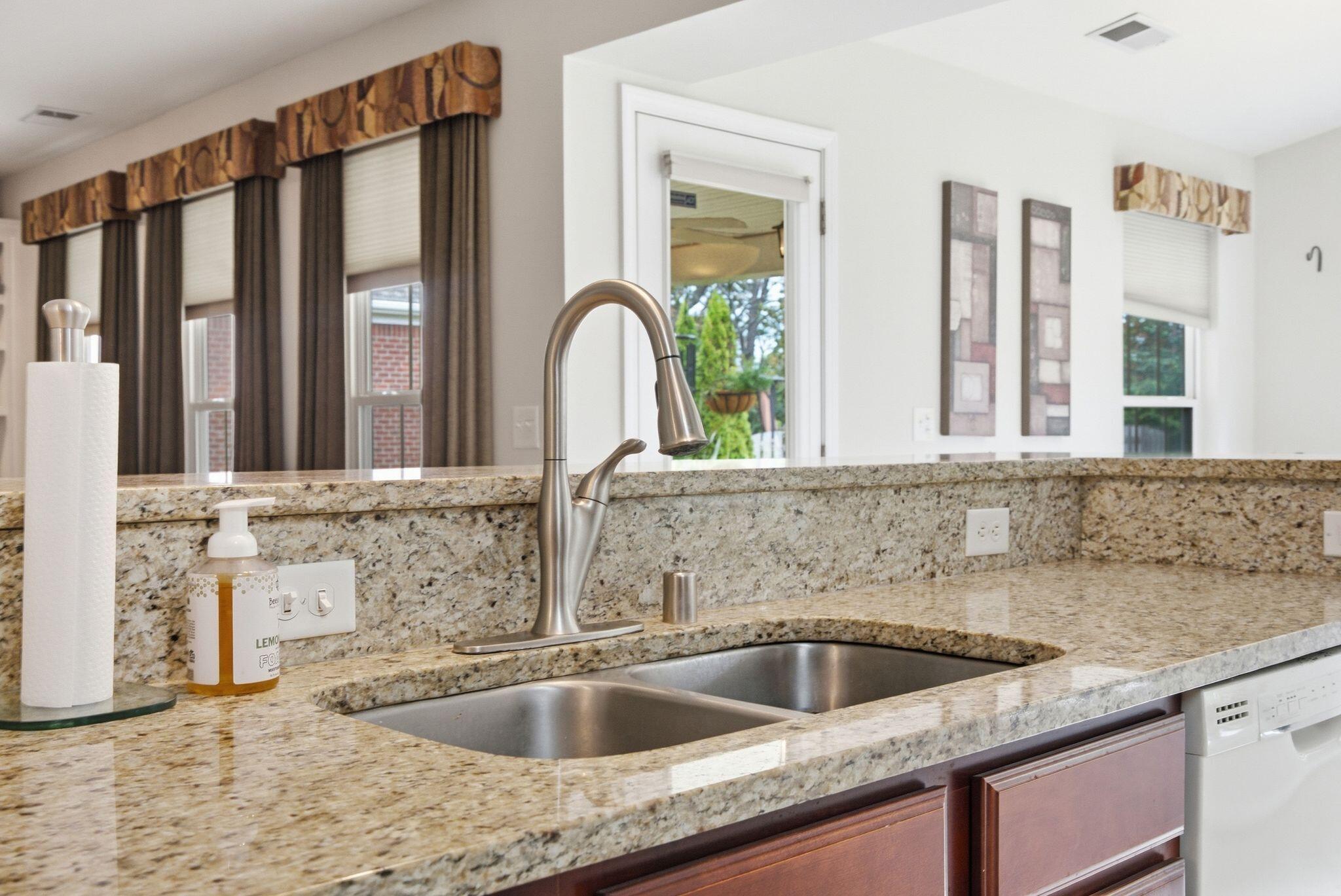 203 The Masters Property Photo 15