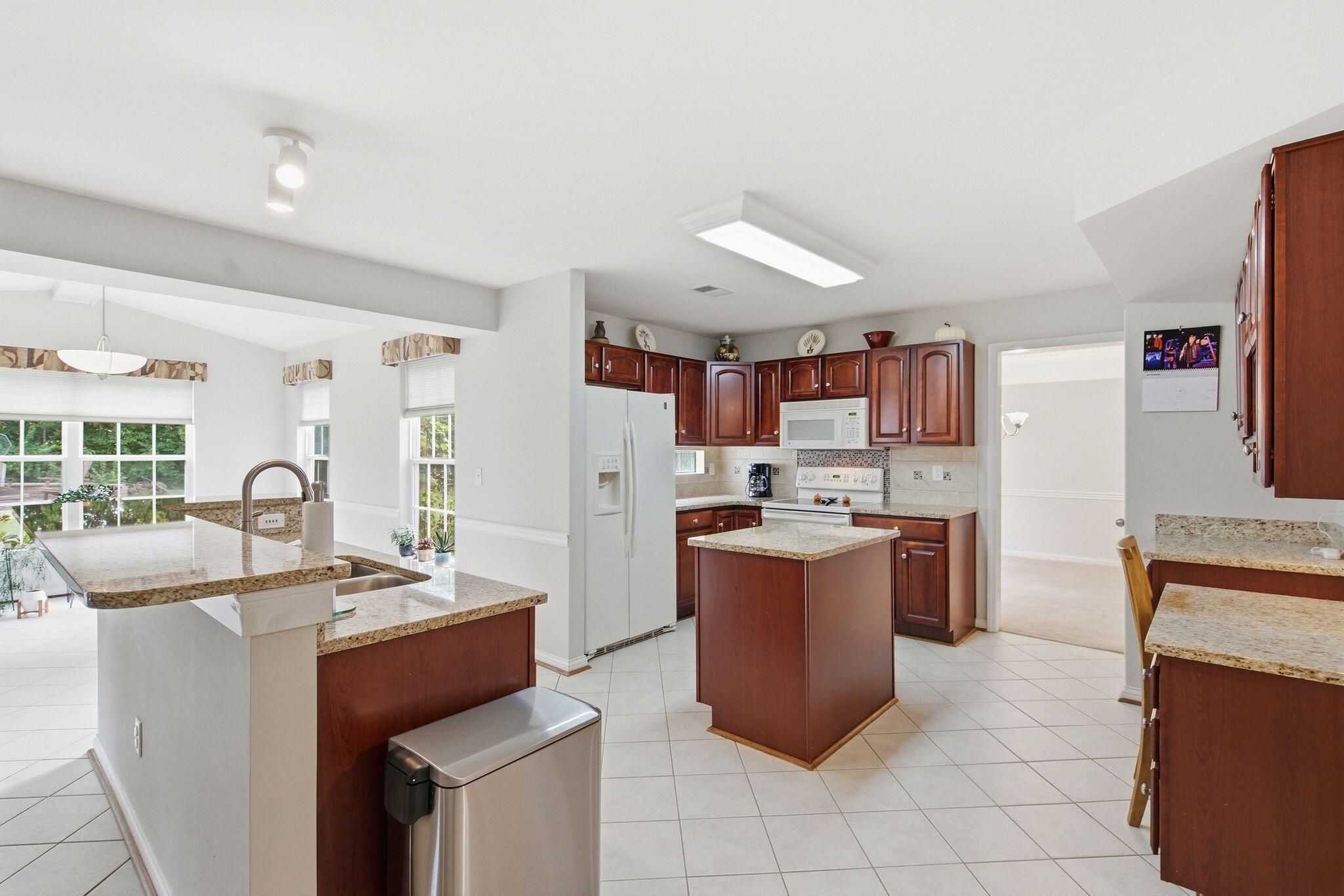 203 The Masters Property Photo 15