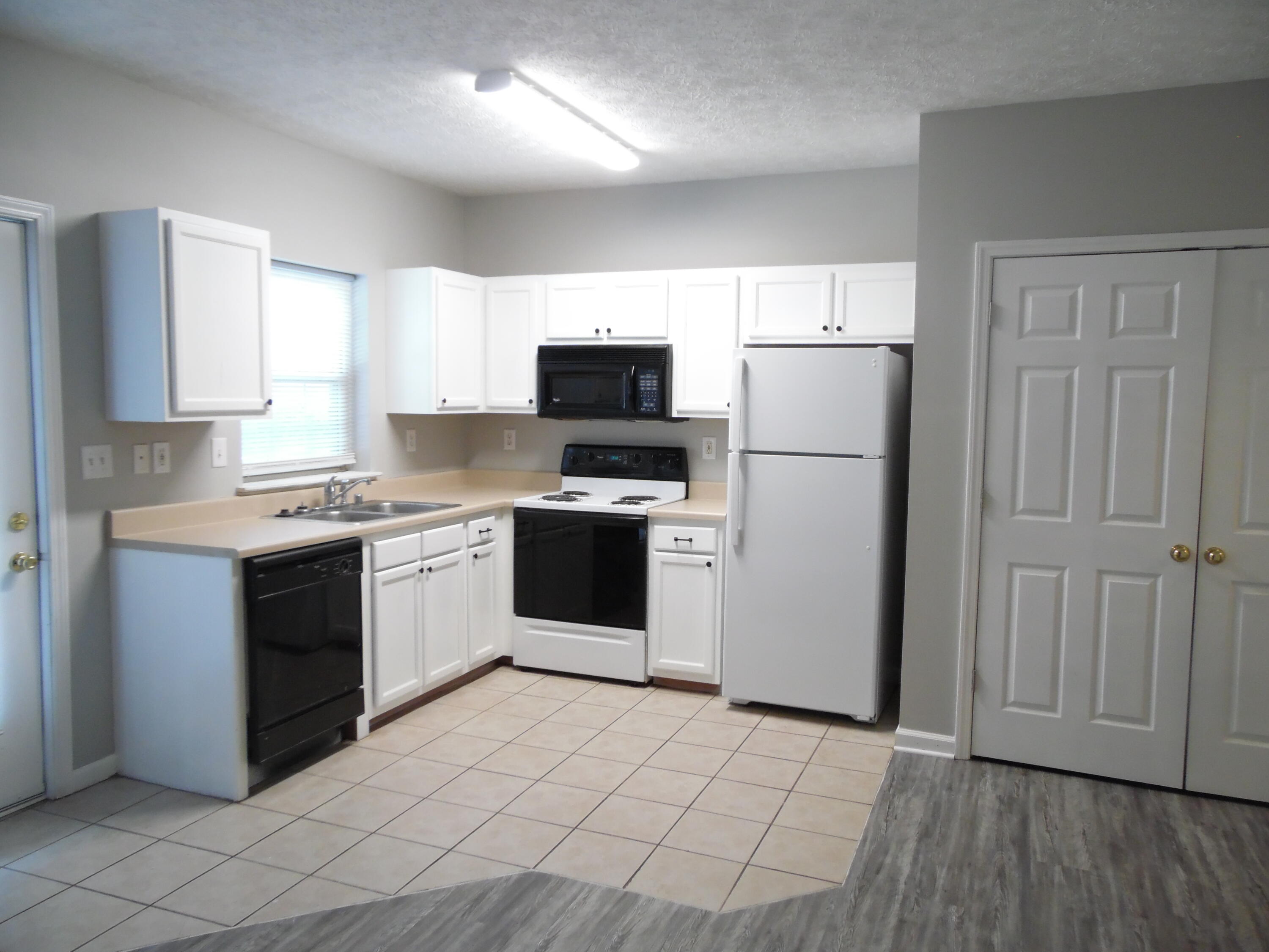 2781 Jacquelyn Lane 415 Property Photo 2