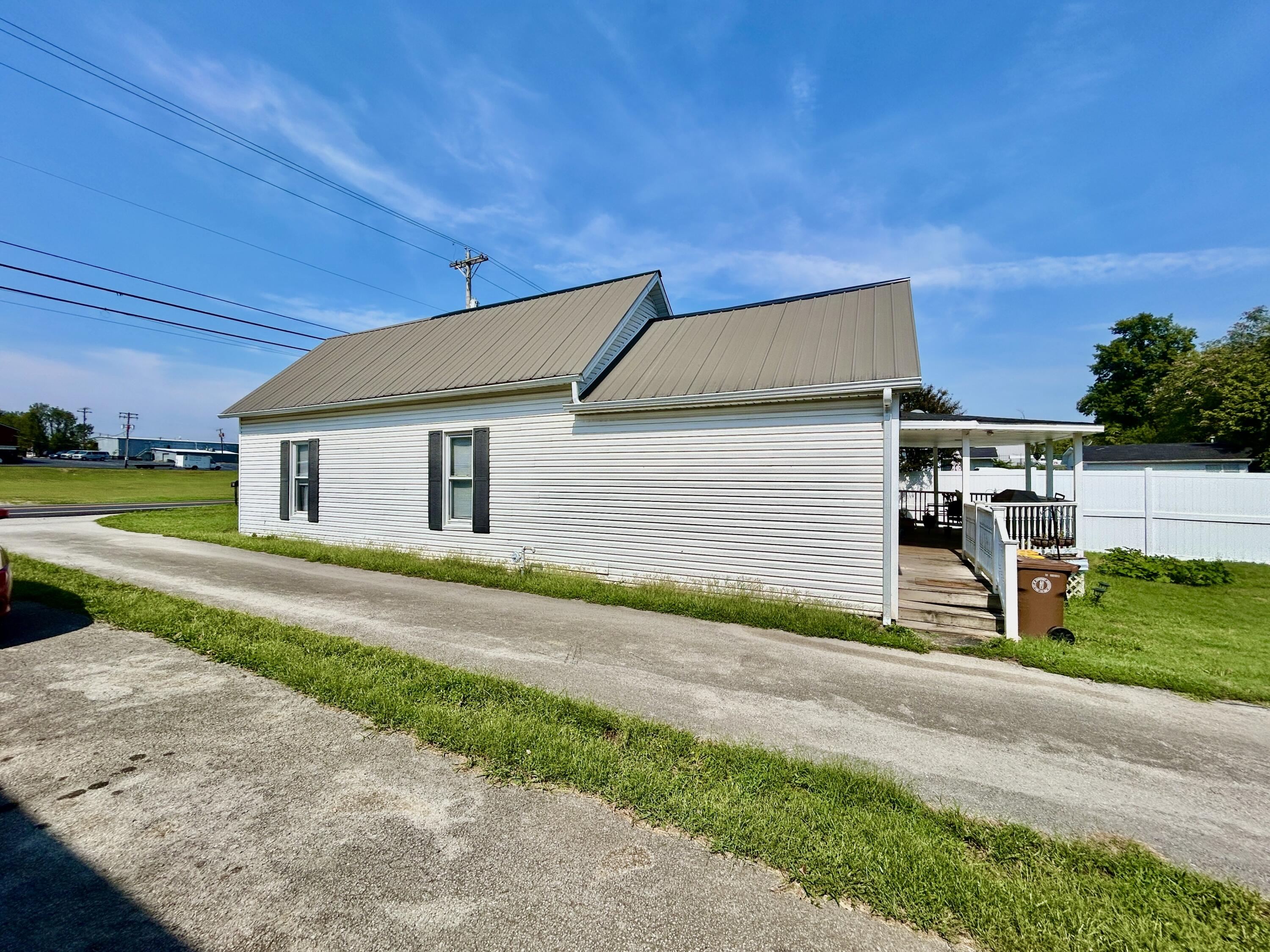 414 Monticello Street Property Photo 4