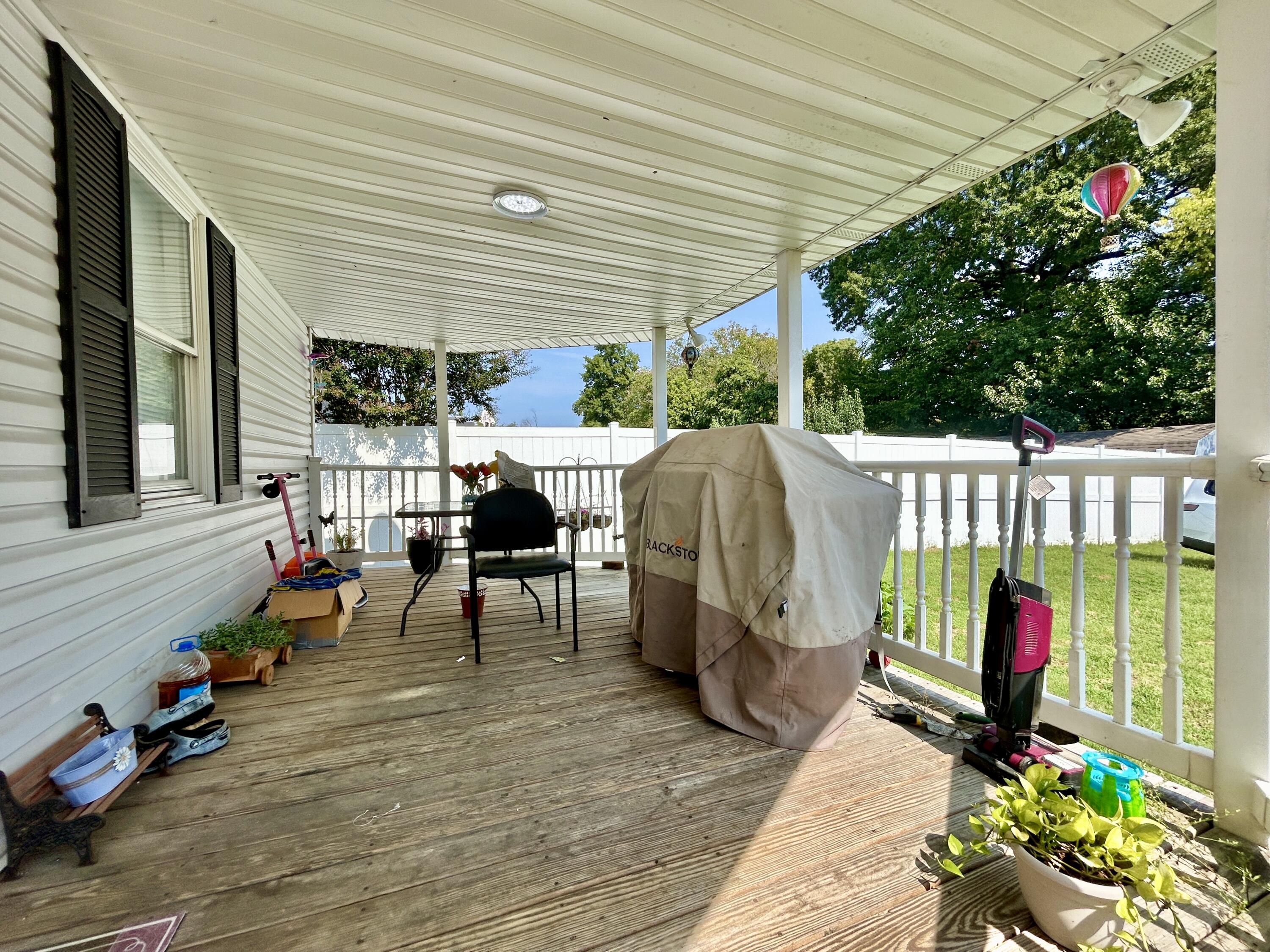 414 Monticello Street Property Photo 7