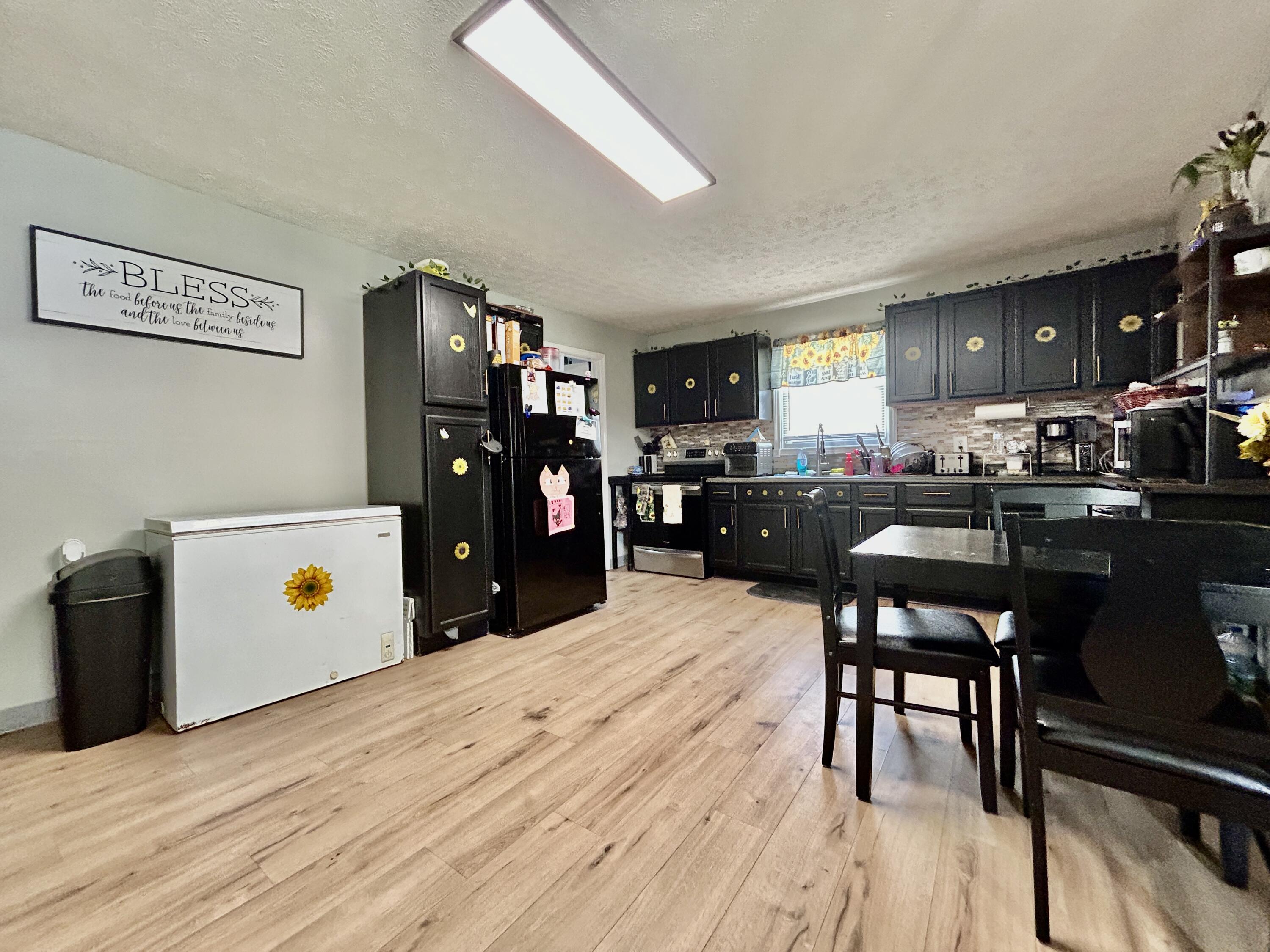 414 Monticello Street Property Photo 11
