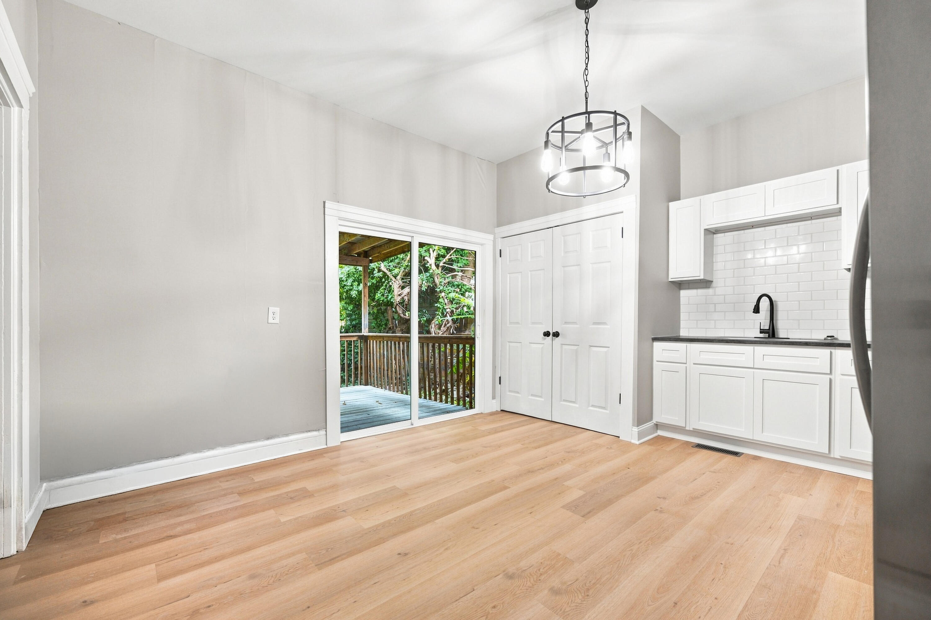 408 Locust Street Property Photo 15