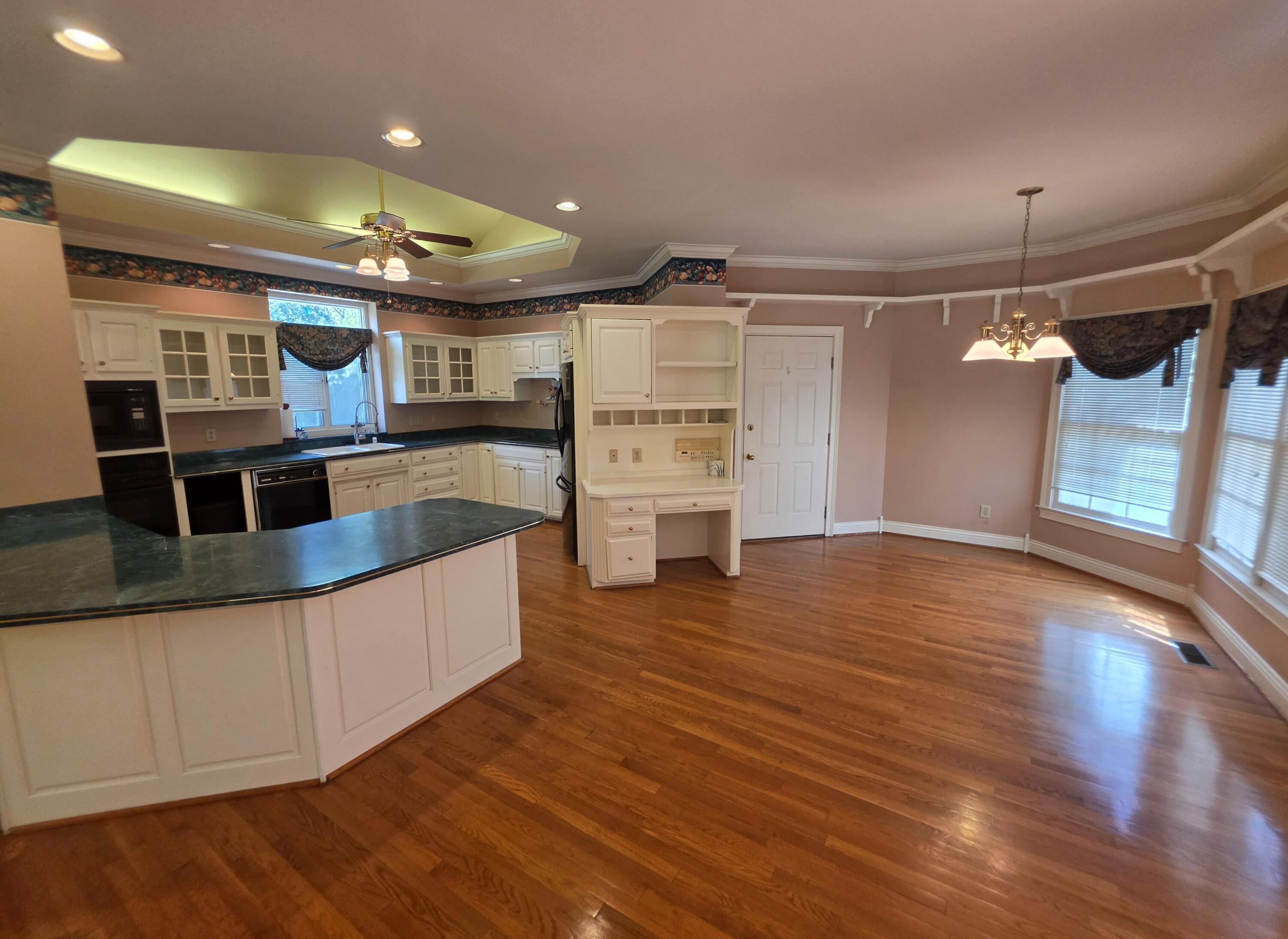 2392 The Woods Lane Property Photo 14